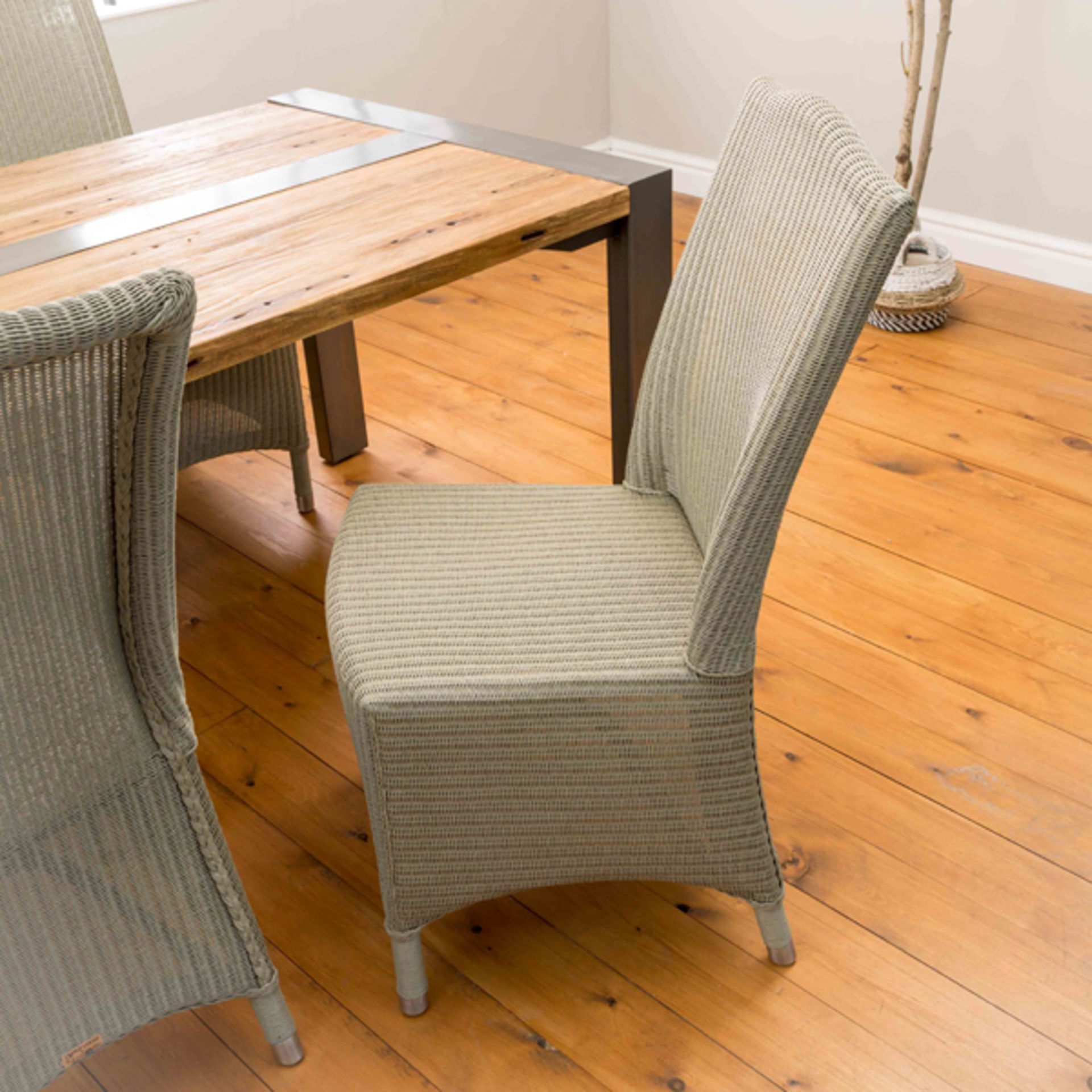 A Pair of Classic LLoyd Loom Chairs Spring Green 40 x 60 x 100cm (Loc OAL01E) - Image 4 of 4