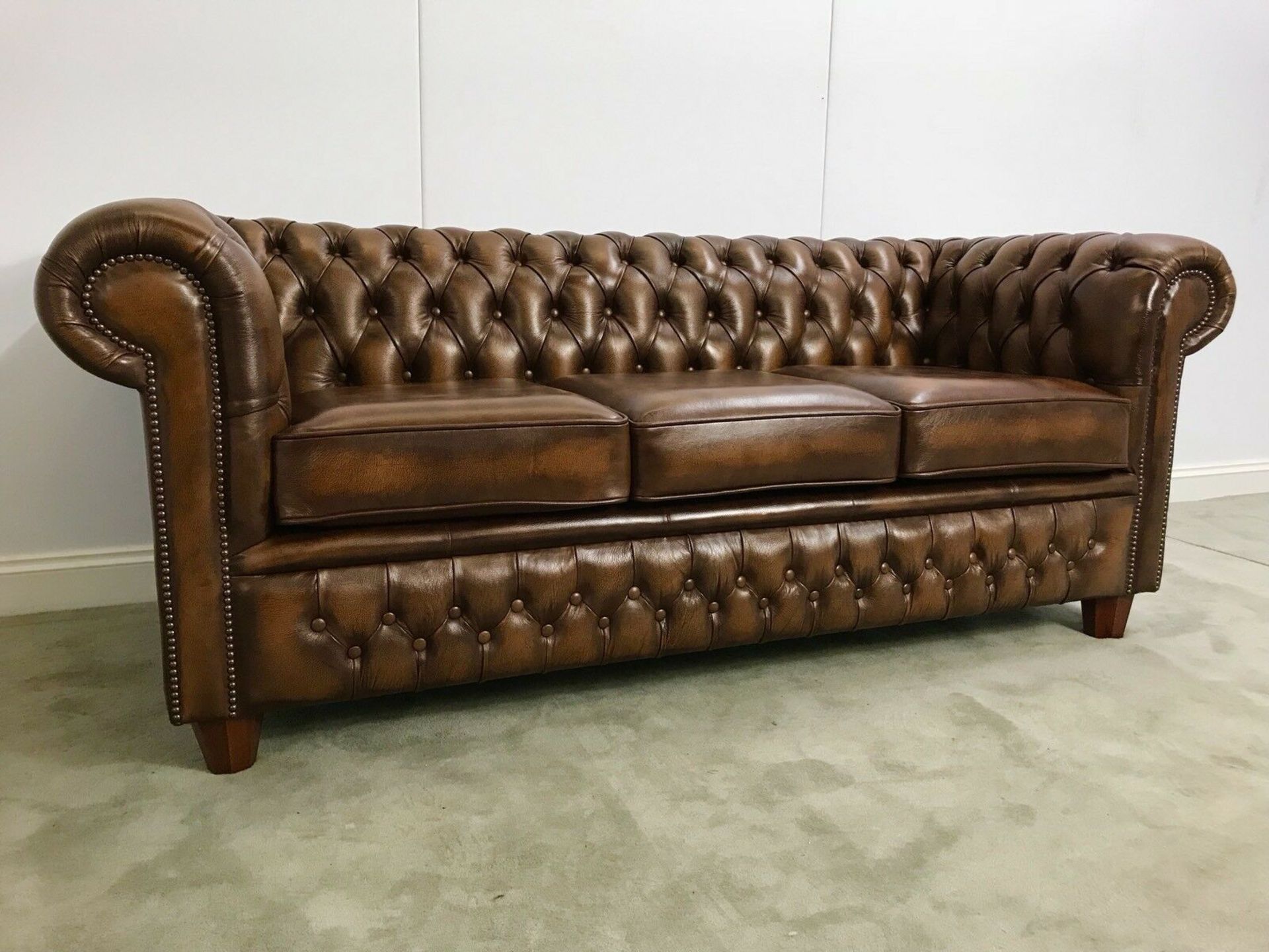 Cambridge 3 Seater Leather Chesterfield In Antique Tan Leather A Traditional Classic Sofa - Image 2 of 3