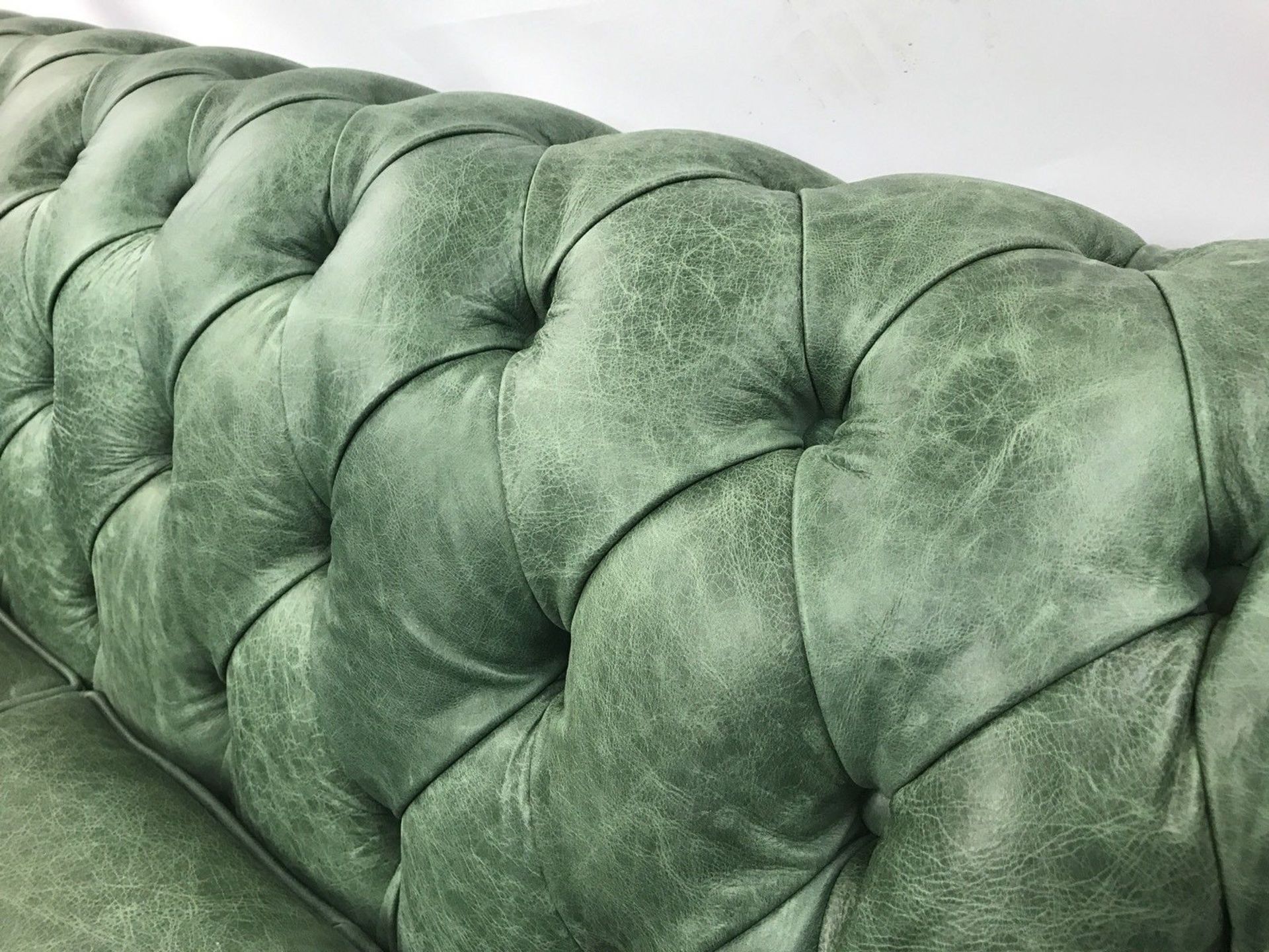 Paris 2 Seater Chesterfield In Selvagio Verde Distressed Leather Beautifully Creative And - Image 3 of 3
