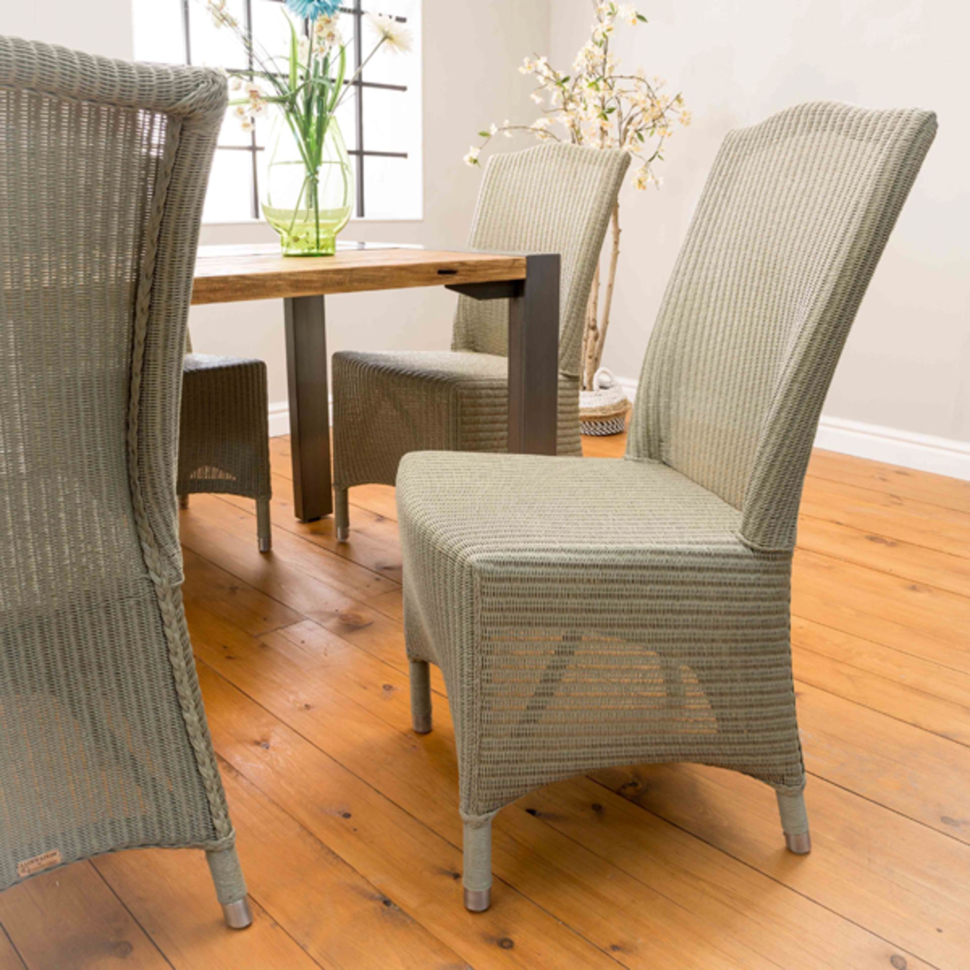 A Pair of Classic LLoyd Loom Chairs Spring Green 40 x 60 x 100cm (Loc OAL01E) - Image 2 of 2