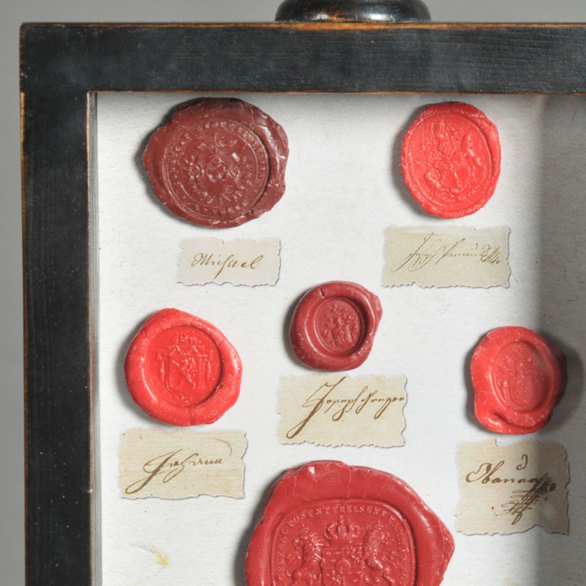 Frames With Wax Seals - Set Of 3 Set Of 3 Wooden Frames / Wax Seals 1 : H44x25x10 Cm - 2 : H36x17x10 - Image 4 of 5