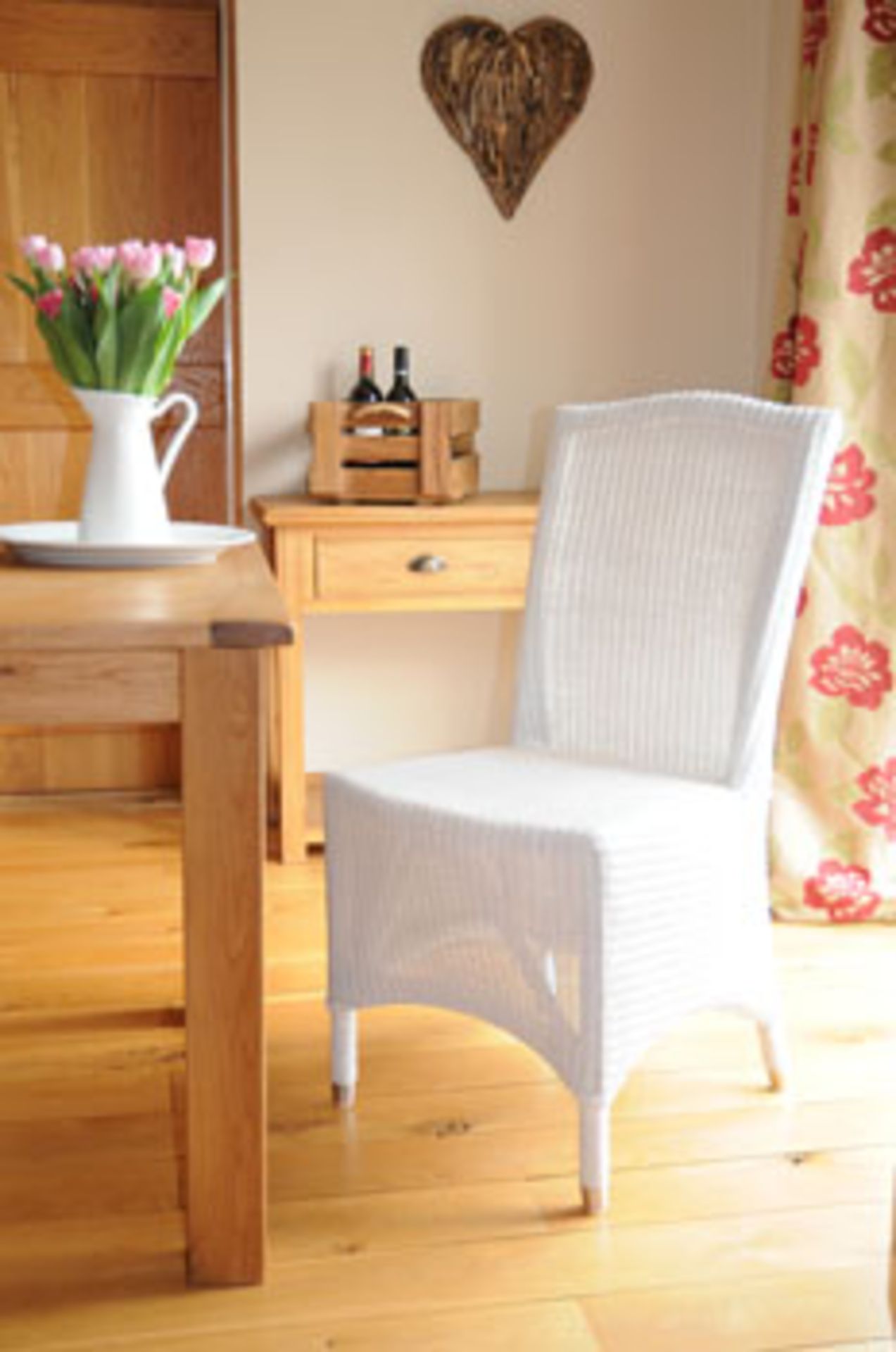 A Pair of Classic LLoyd Loom Chairs White 40 x 60 x 100cm (Loc OAL01)