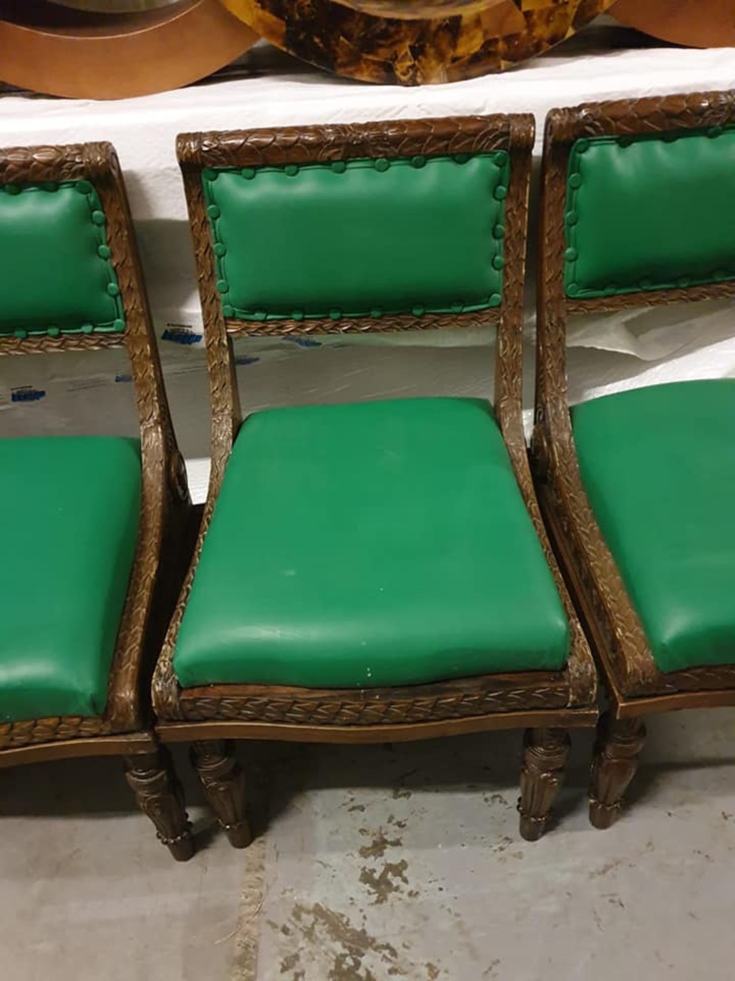 A Set Of 6 X Carved Oak Side Chairs With Green Leather Pad And Back RestÃ‚Â Intricately Carved Side - Image 4 of 4