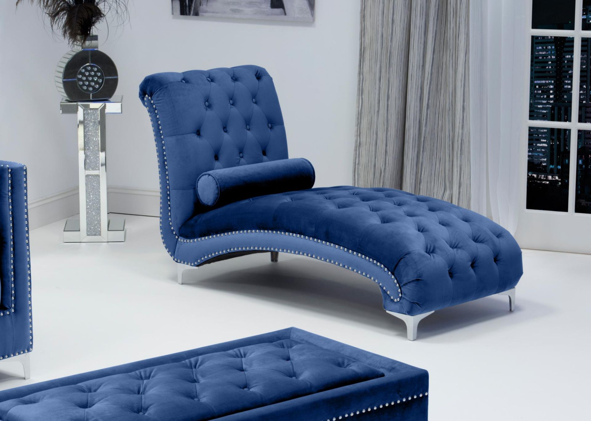 Chelsea Blue Brushed Velvet Buttoned Chaise - Image 4 of 4