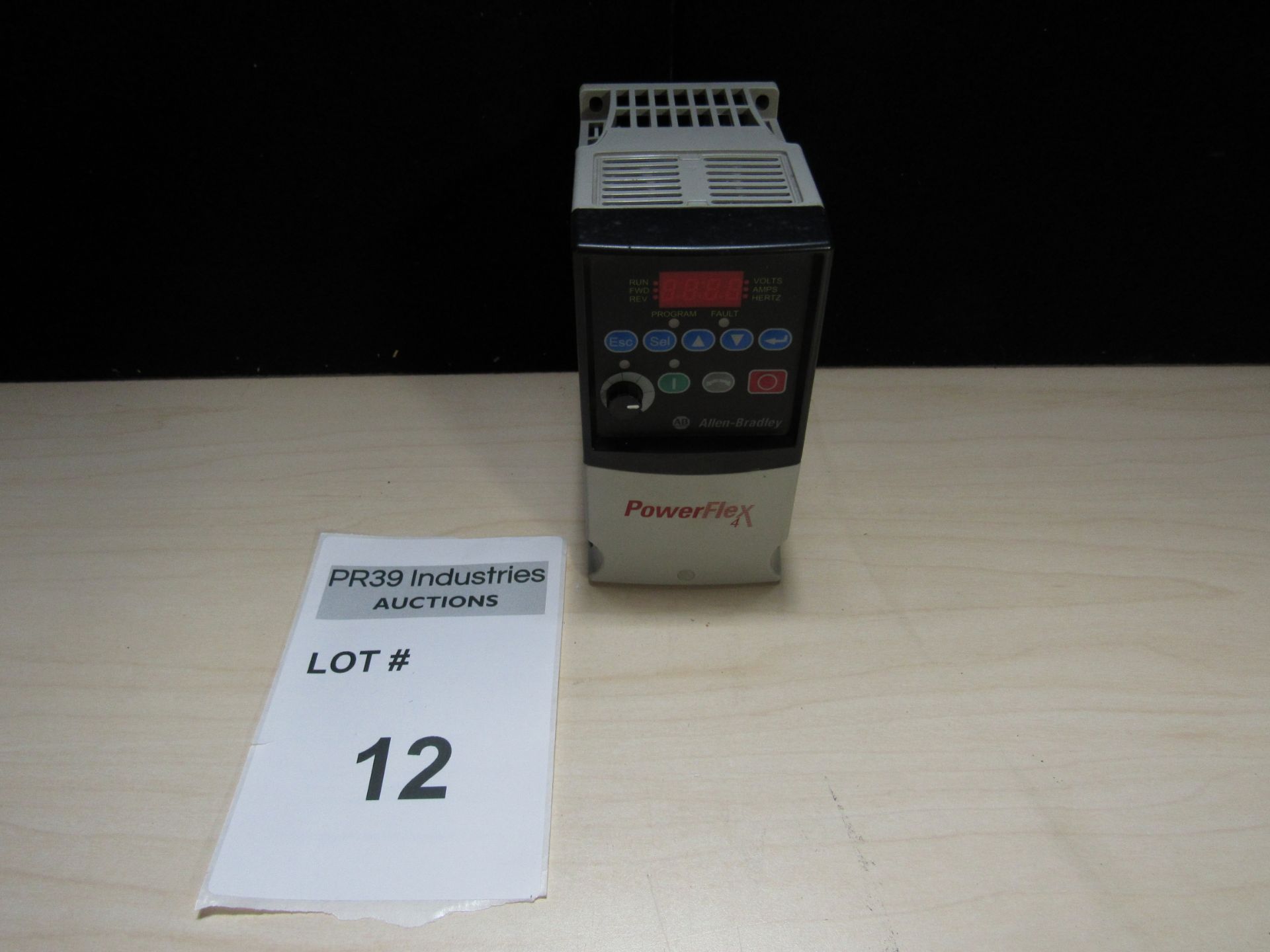 ALLEN BRADLEY POWERFLEX 1.0HP 22A-D2P3N104 SERIES A