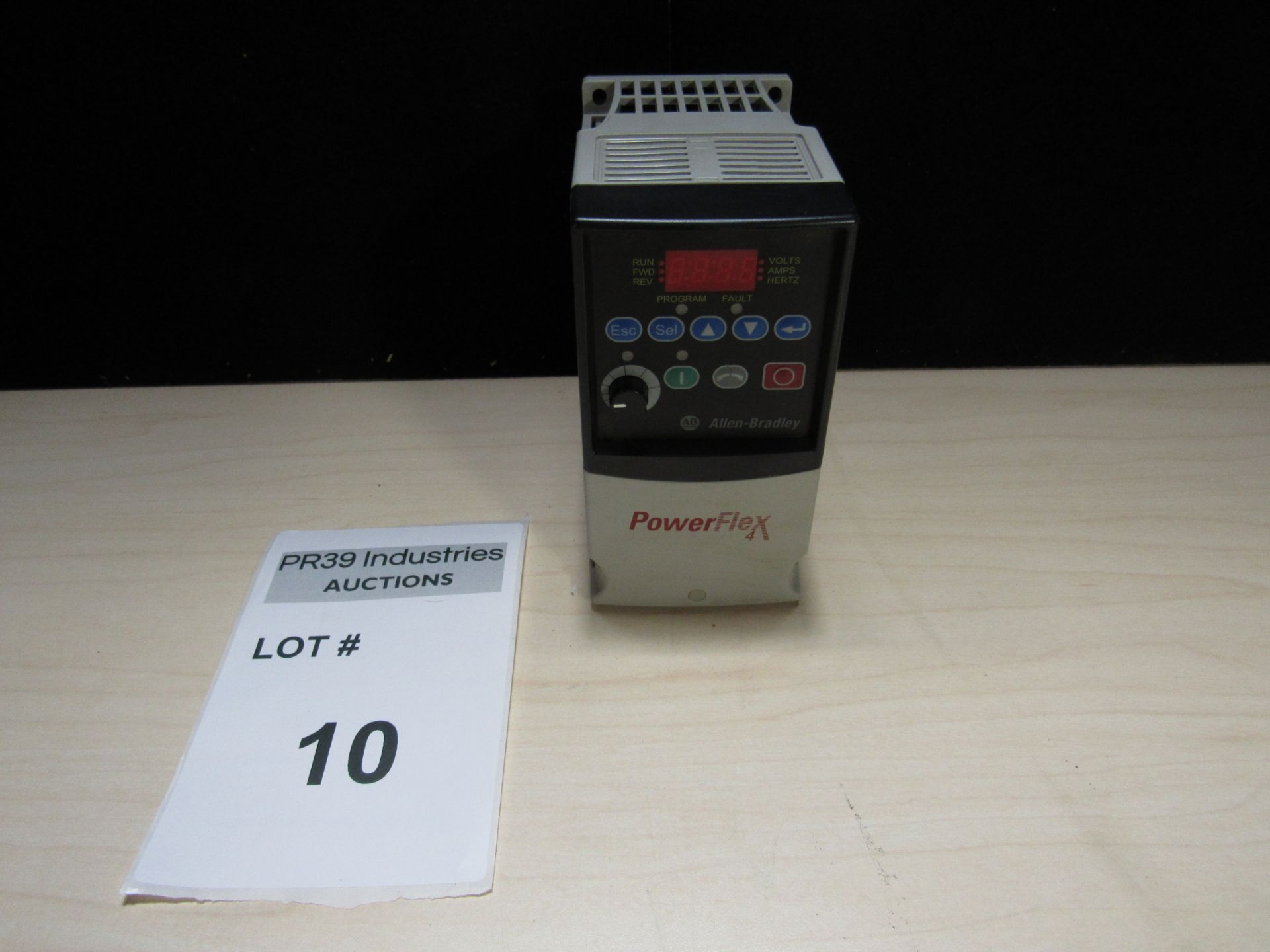 ALLEN BRADLEY POWERFLEX 1.0HP 22A-D2P3N104 SERIES A