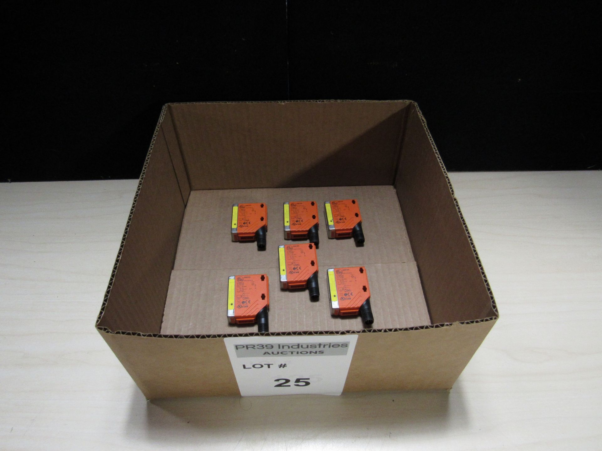 LOT OF 6 IFM O5D101 SENSORS