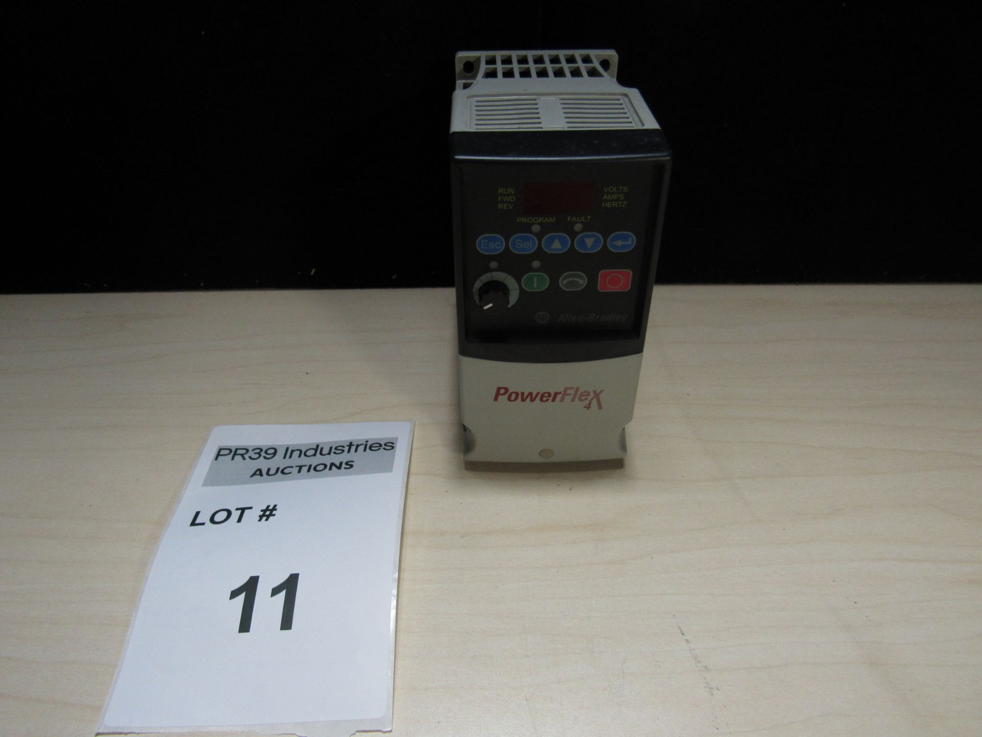 ALLEN BRADLEY POWERFLEX 1.0HP 22A-D2P3N104 SERIES A