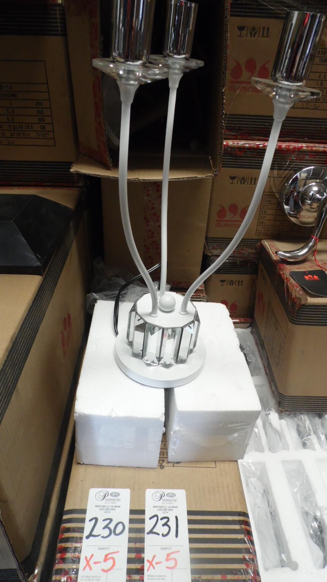 3-LIGHT WHITE GLASS TABLE LAMP