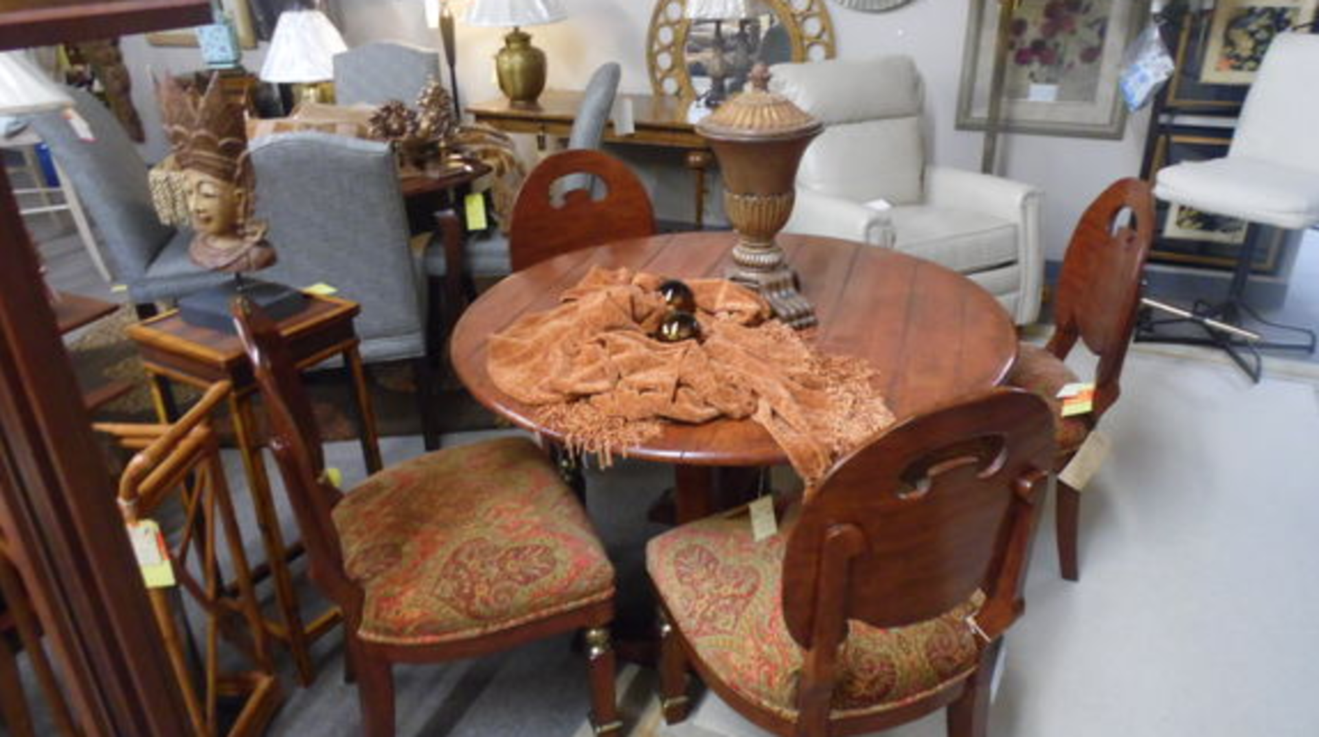 CLICK HERE FOR PREVIEW - Furniture & Decor Items Auction - Image 2 of 5