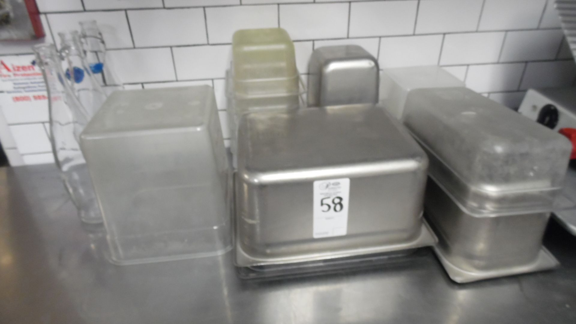 STAINLESS & PLASTIC TRAYS