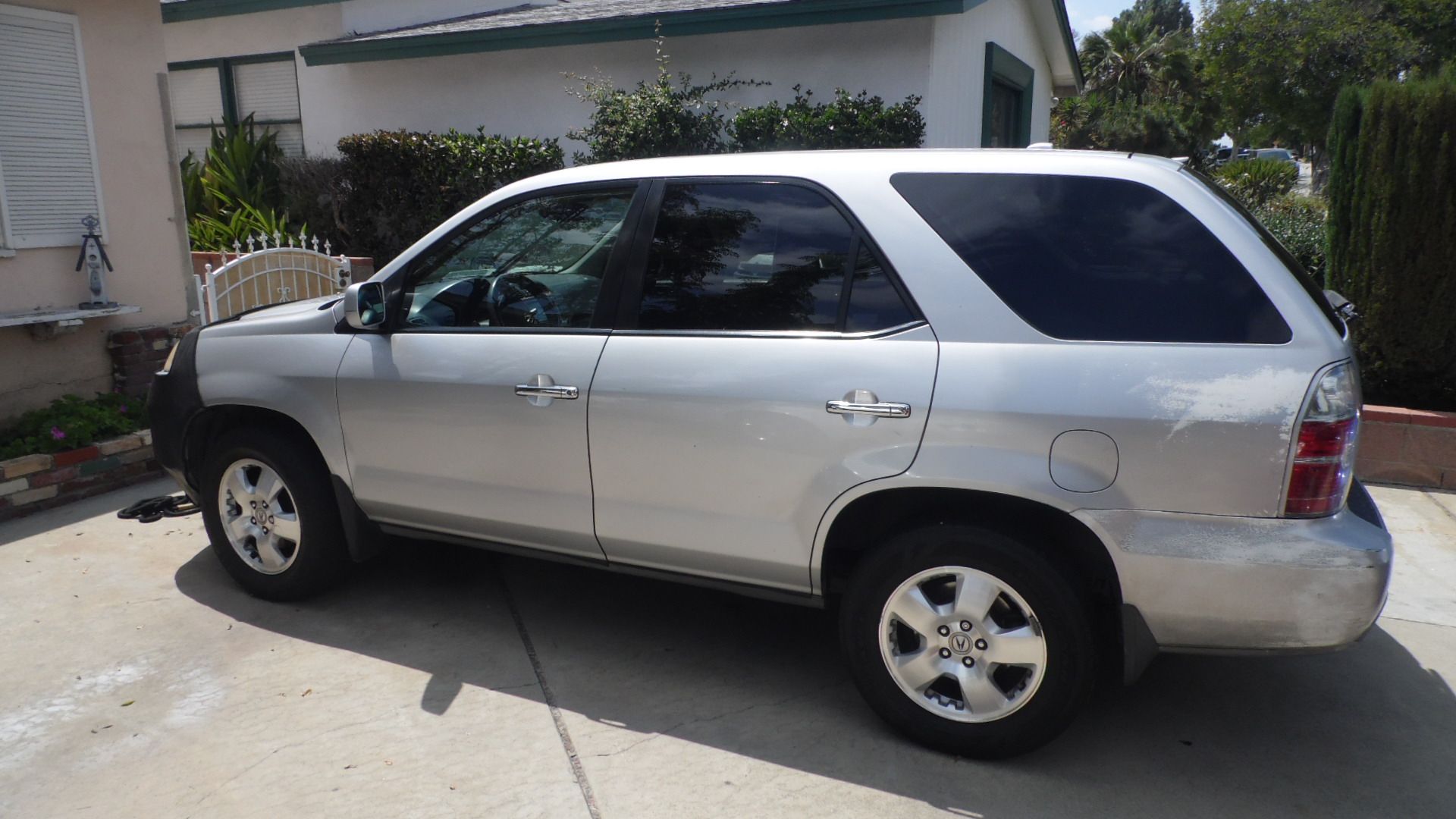 2005 ACURA MDX 165,000 MILES - Image 2 of 3