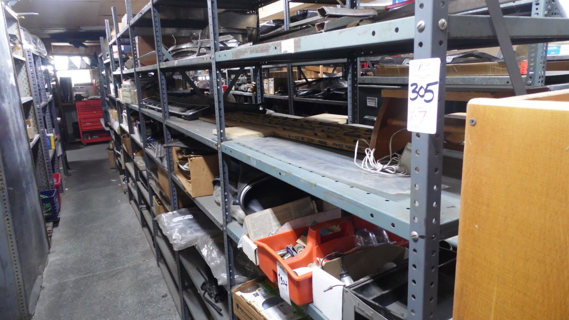 SECTIONS STOCKROOM SHELVING