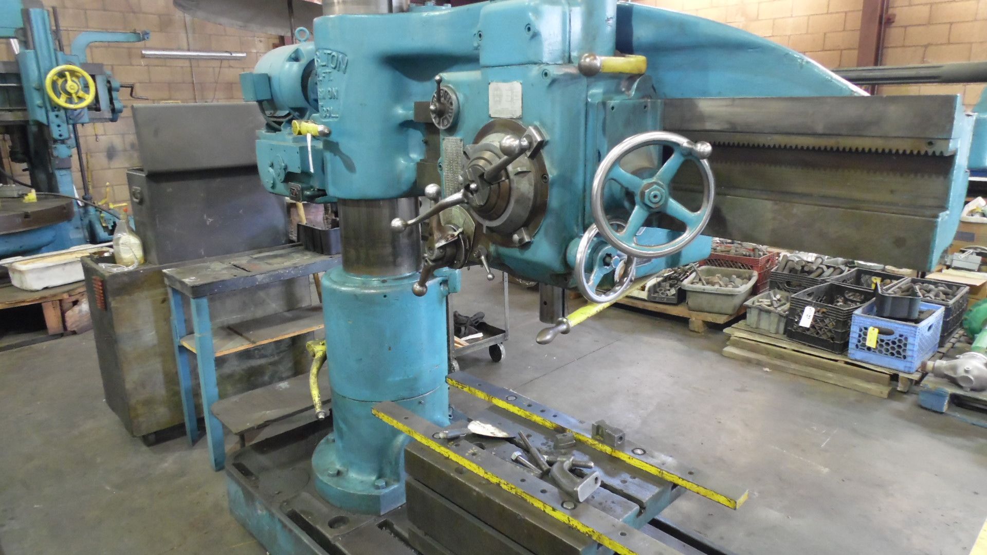 UNIVERSAL HORIZONTAL BORING MACHINE 32 X 58