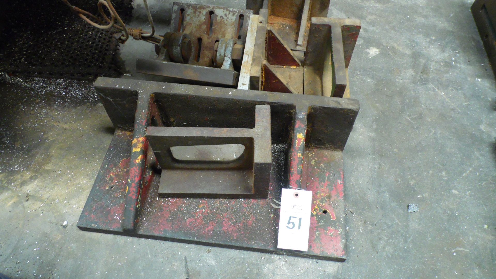 ASSORTED ANGLE PLATES