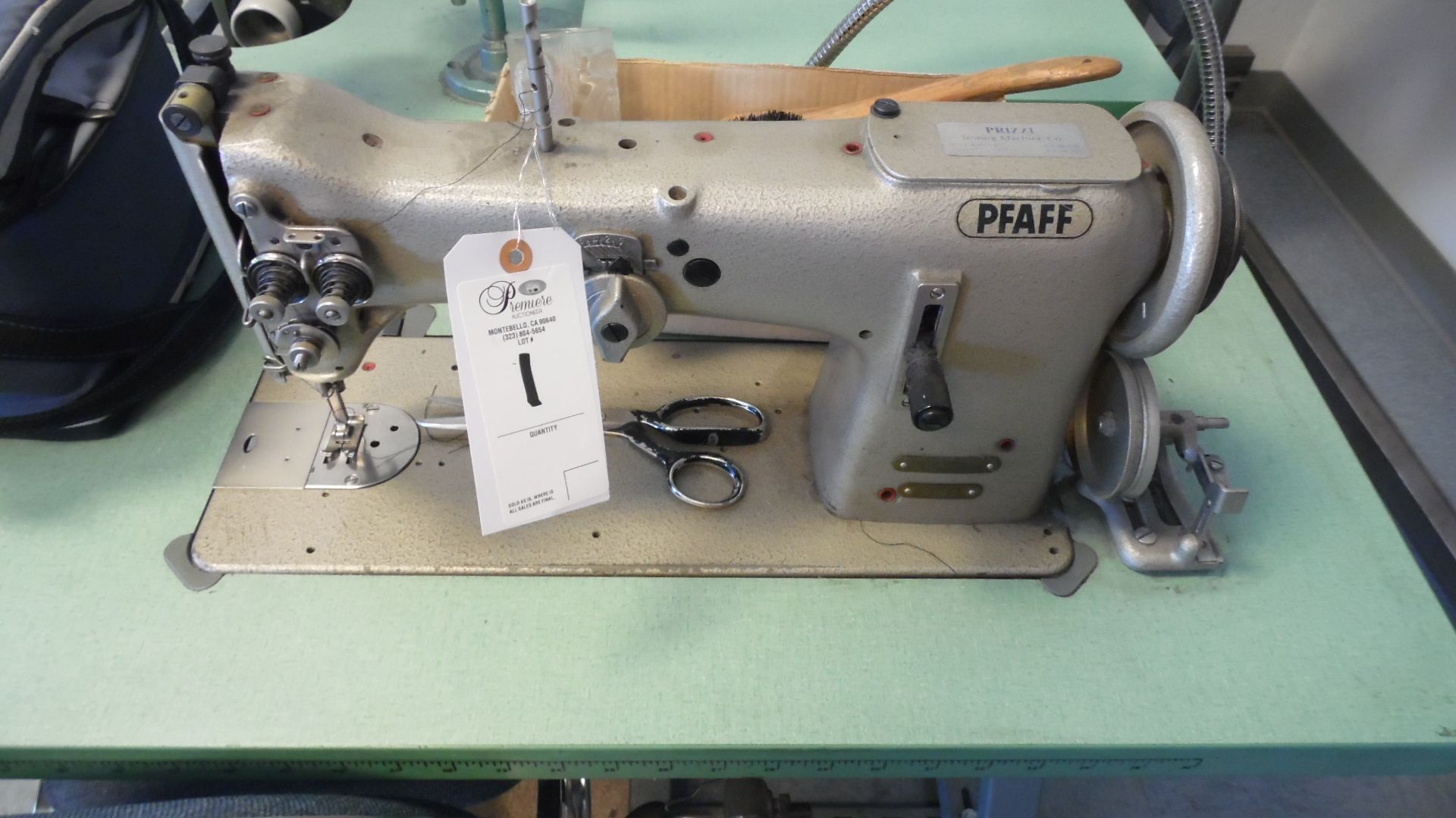 PFAFF SEWING MACHINE