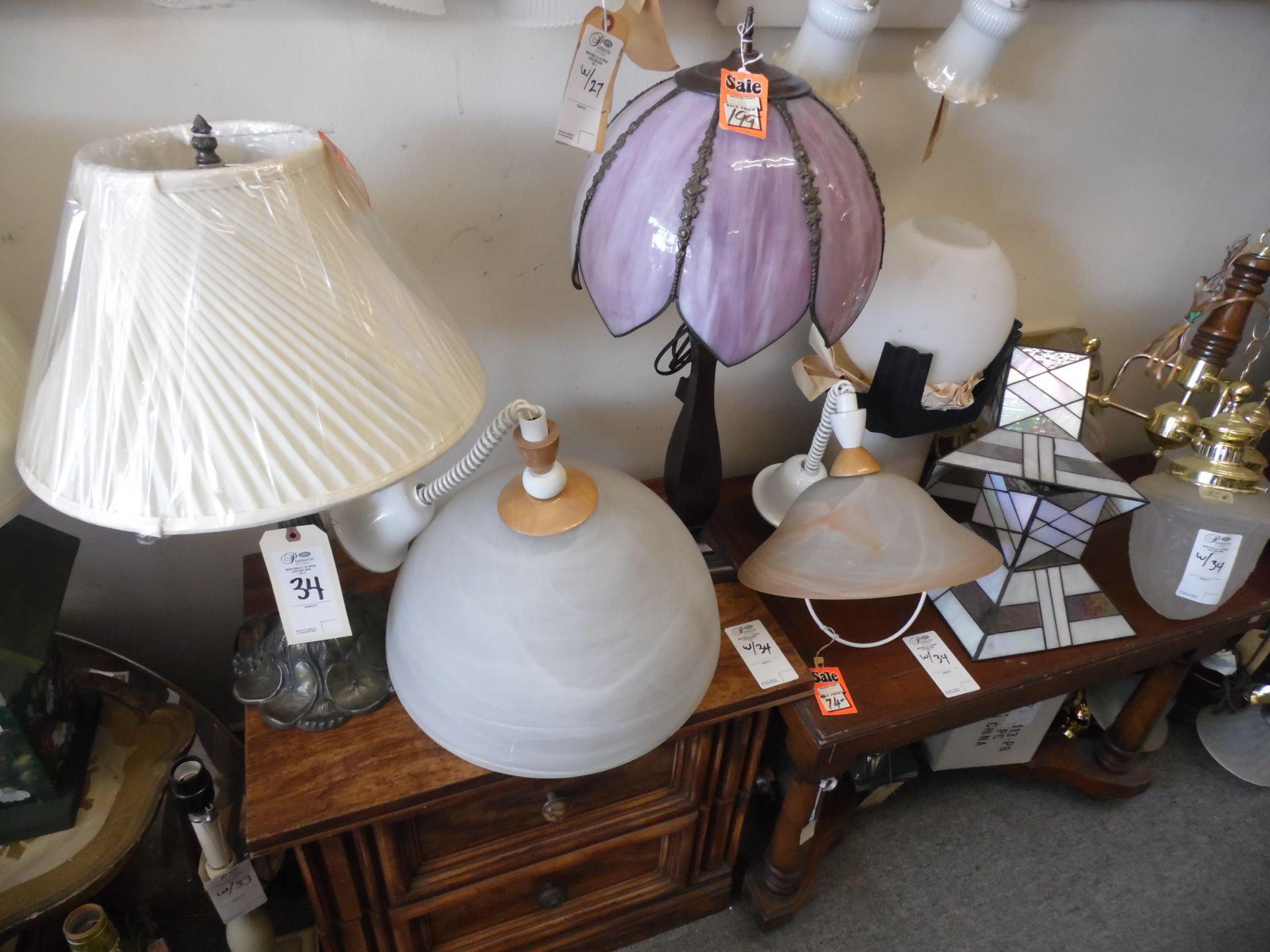 ASSORTED LAMPS & TABLES