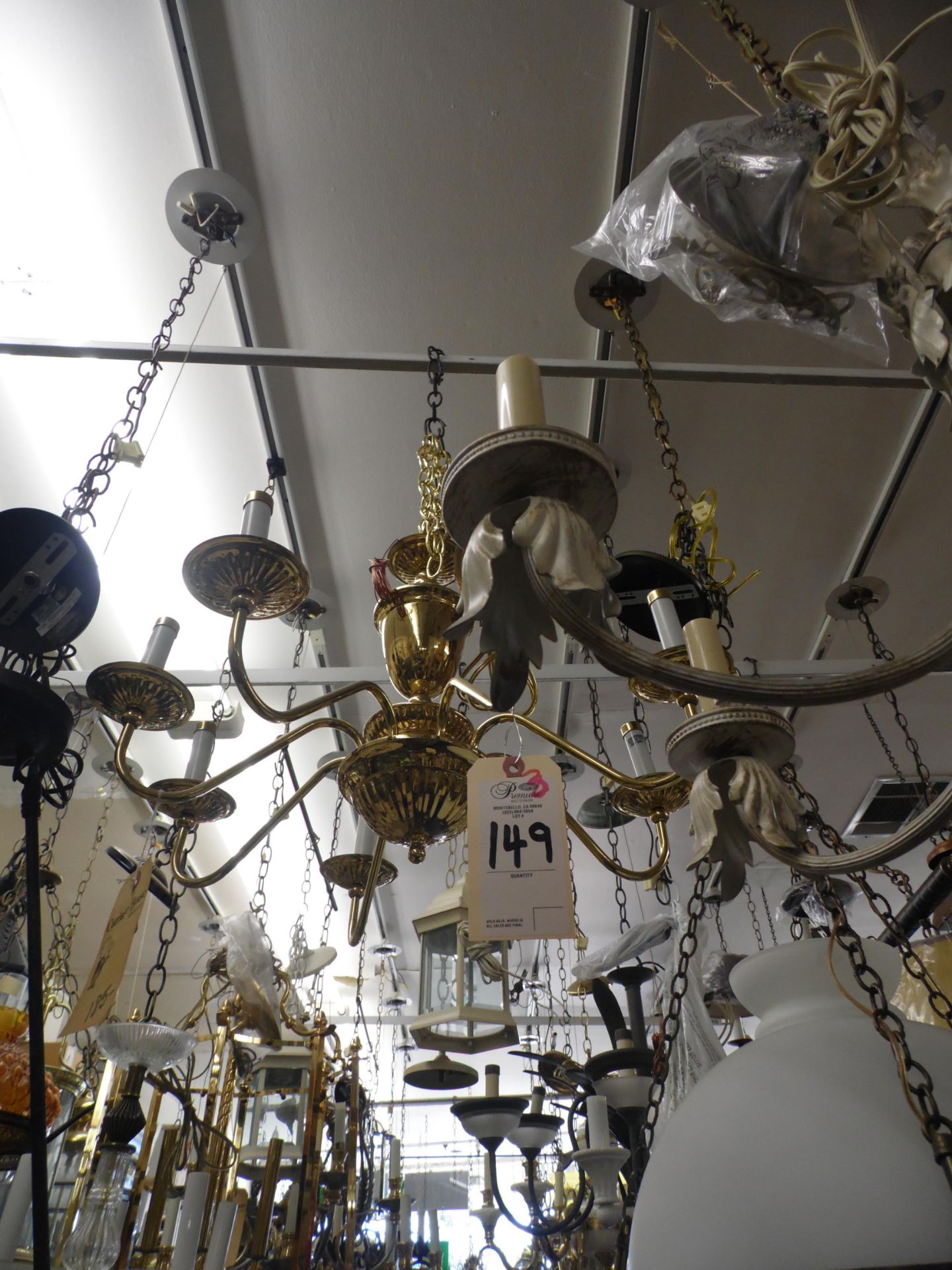 ASSORTED HANGING LIGHTS ON POLE