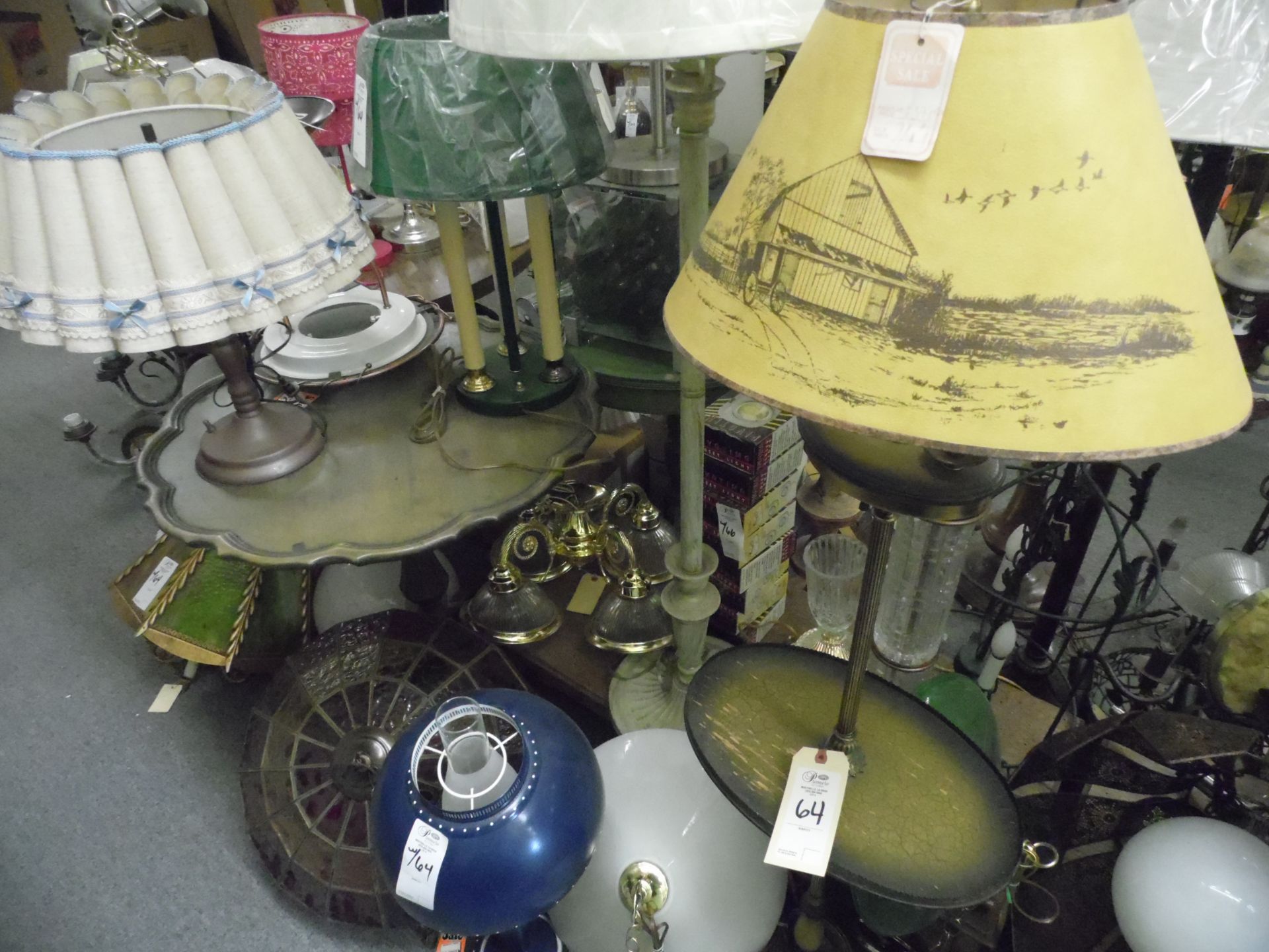 ASSORTED TABLES & LAMPS