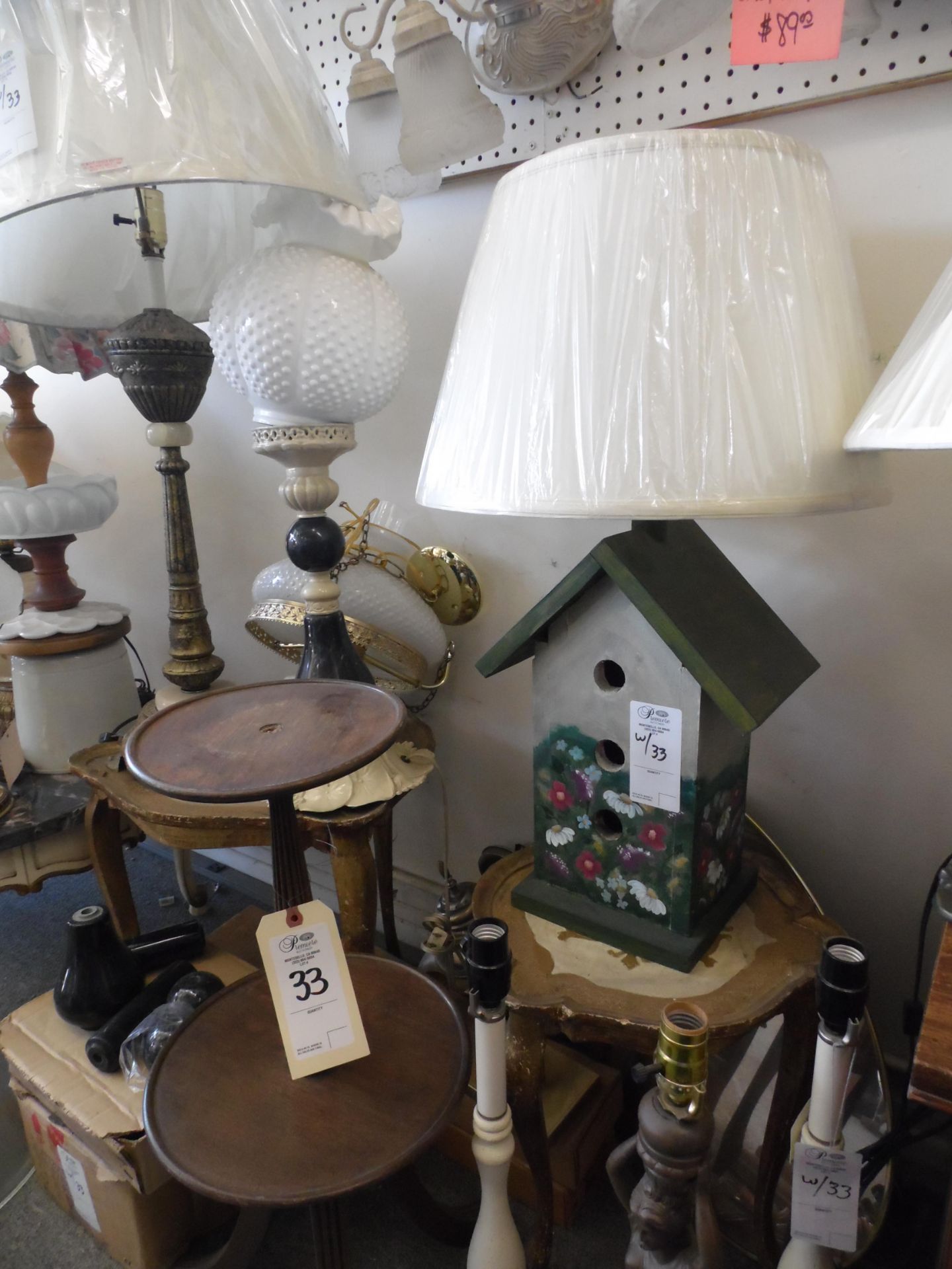 ASSORTED LAMPS & TABLES