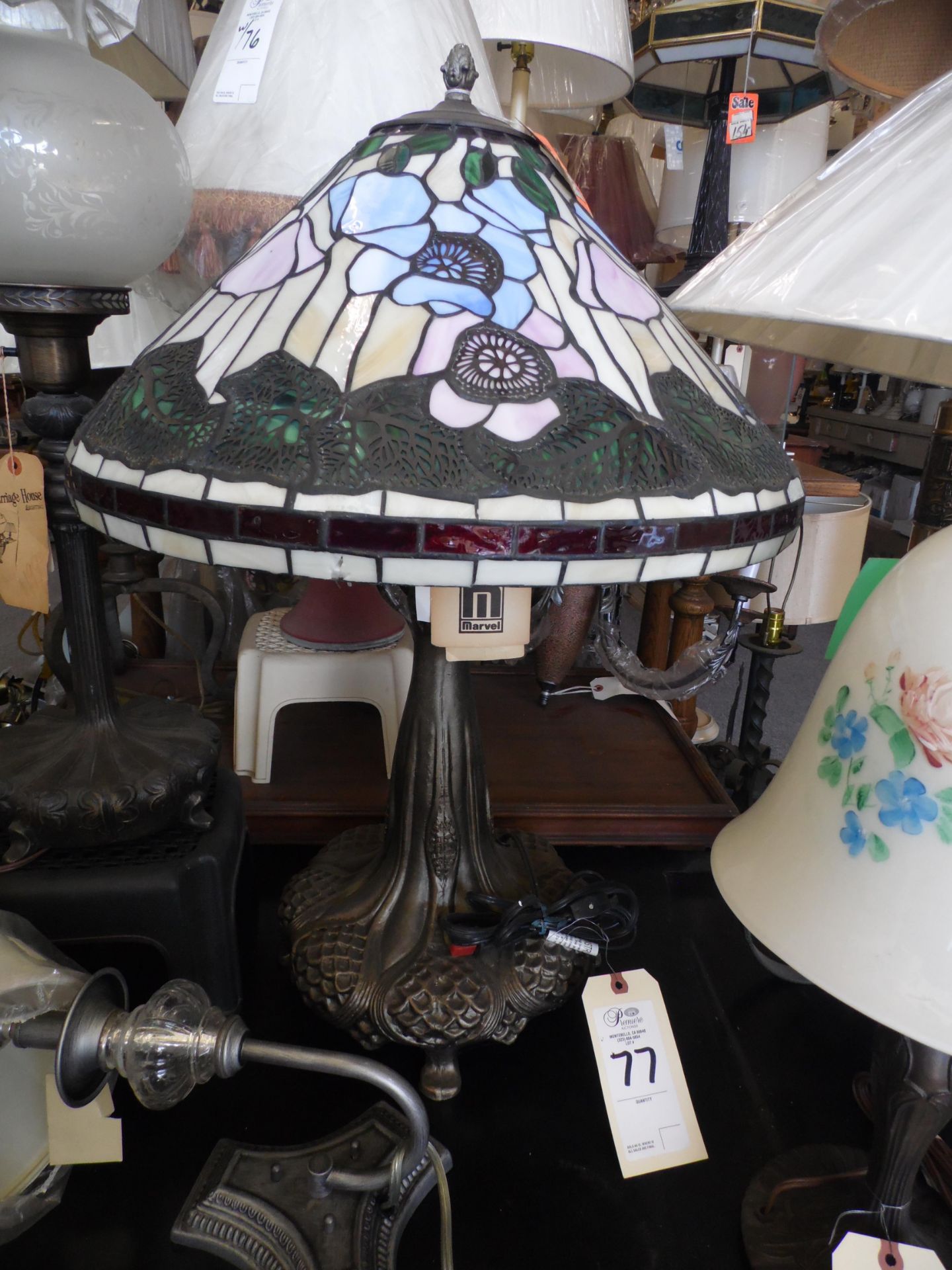 TIFFANY STYLE LAMP