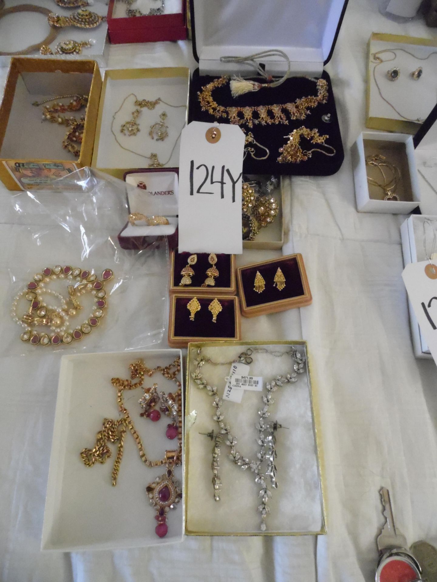 ASSORTED JEWERLY