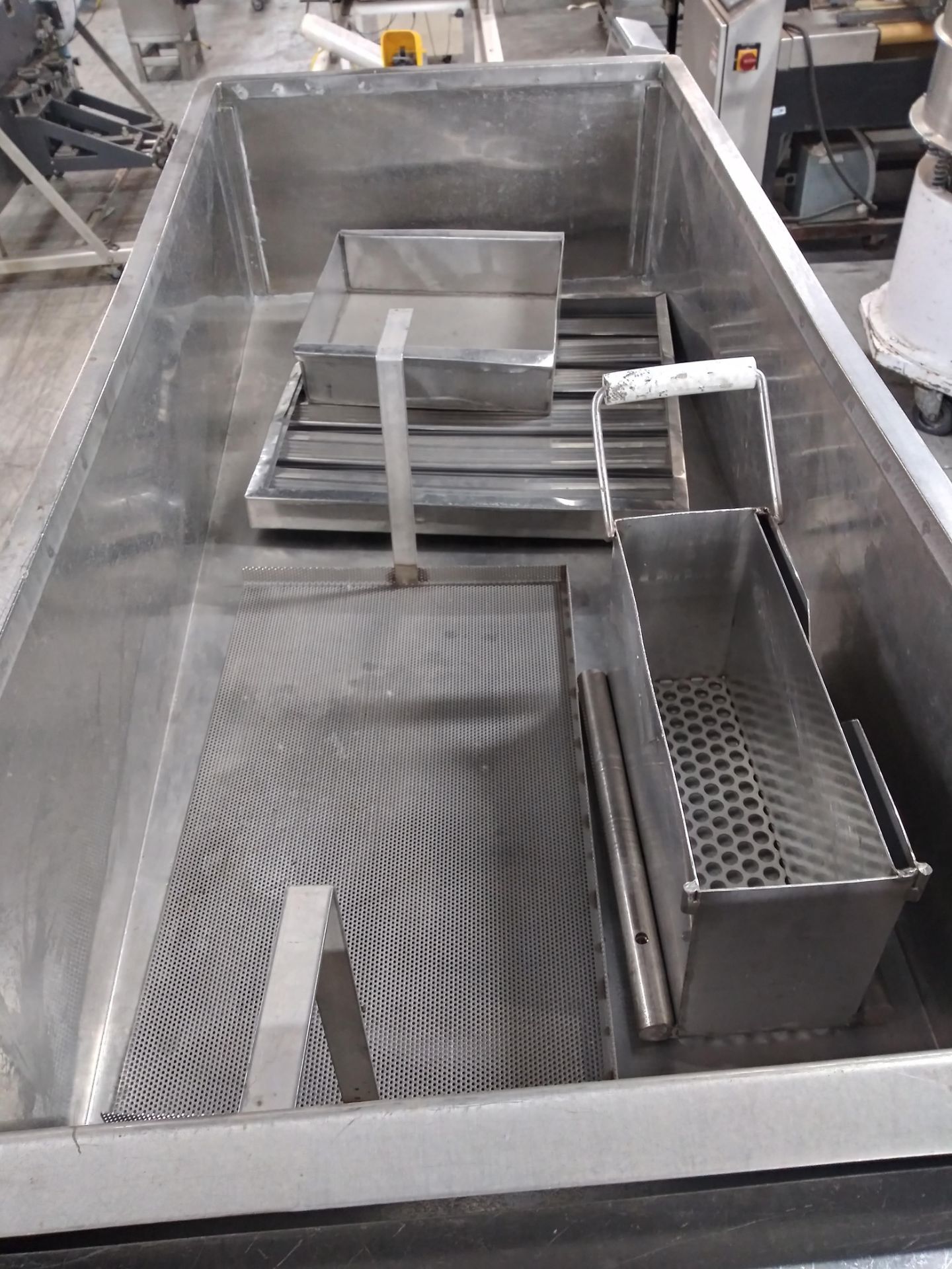 Deep Stainless Steel Vibratory Feeder 60" X 23" X 12" - Image 2 of 3