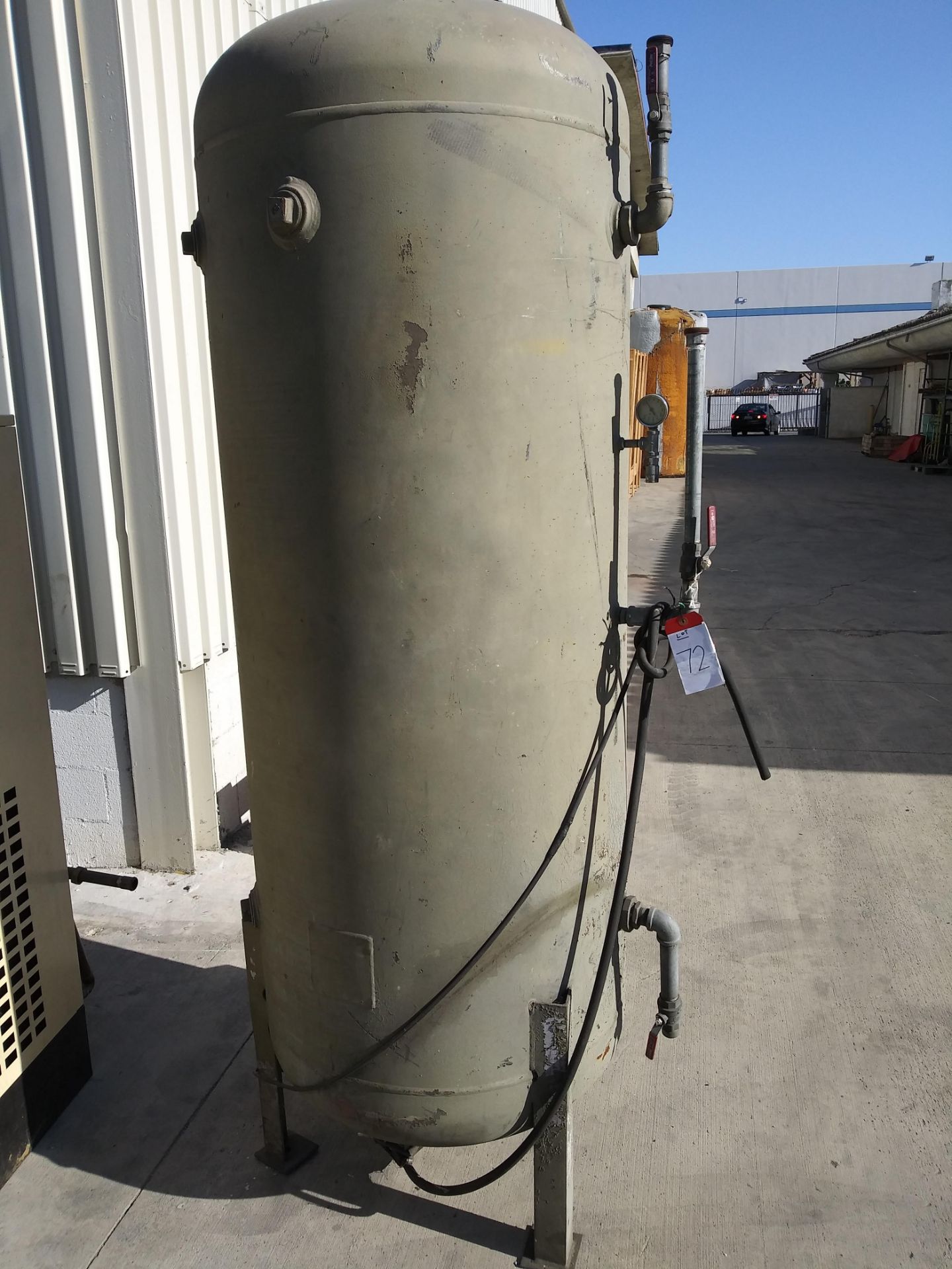 200 Gallon Roy E Hanson MFG Vertical Air Compressor Receiving Tank