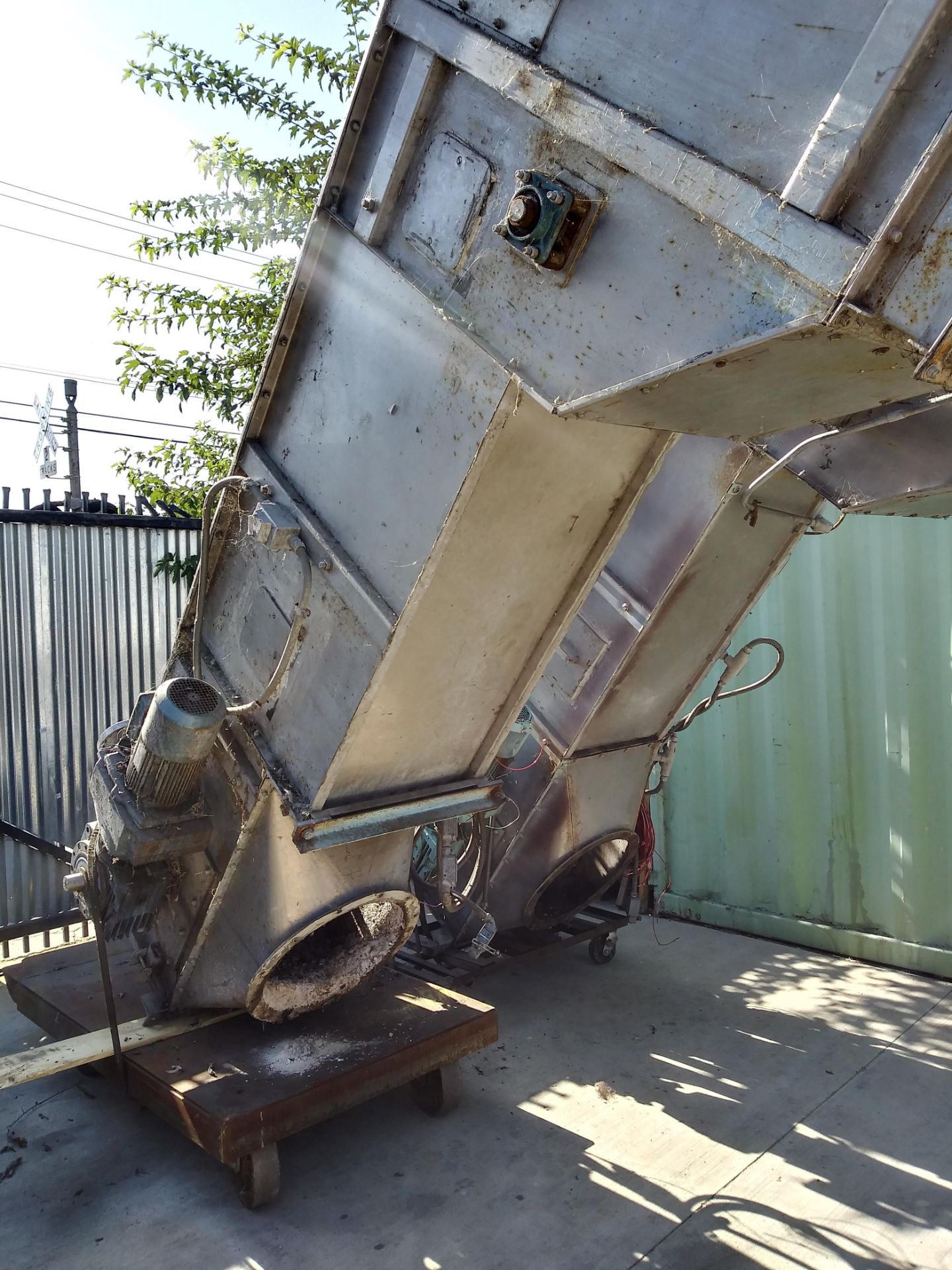 Industrial Stainless Steel Bucket Elevator Conveying System - Image 3 of 3