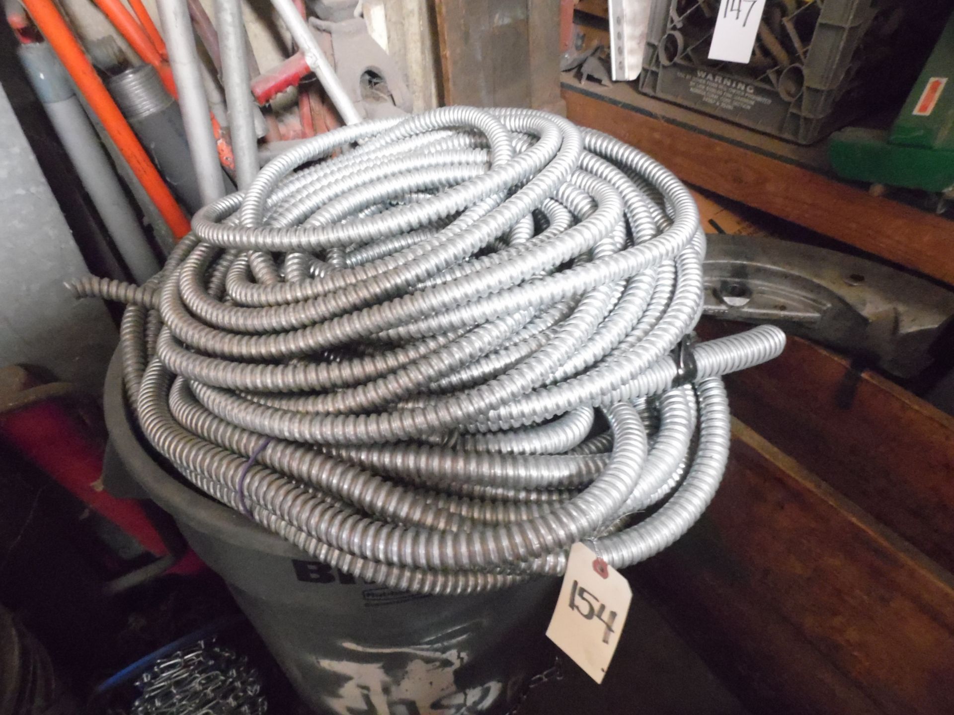 TRASH CAN OF CONDUIT