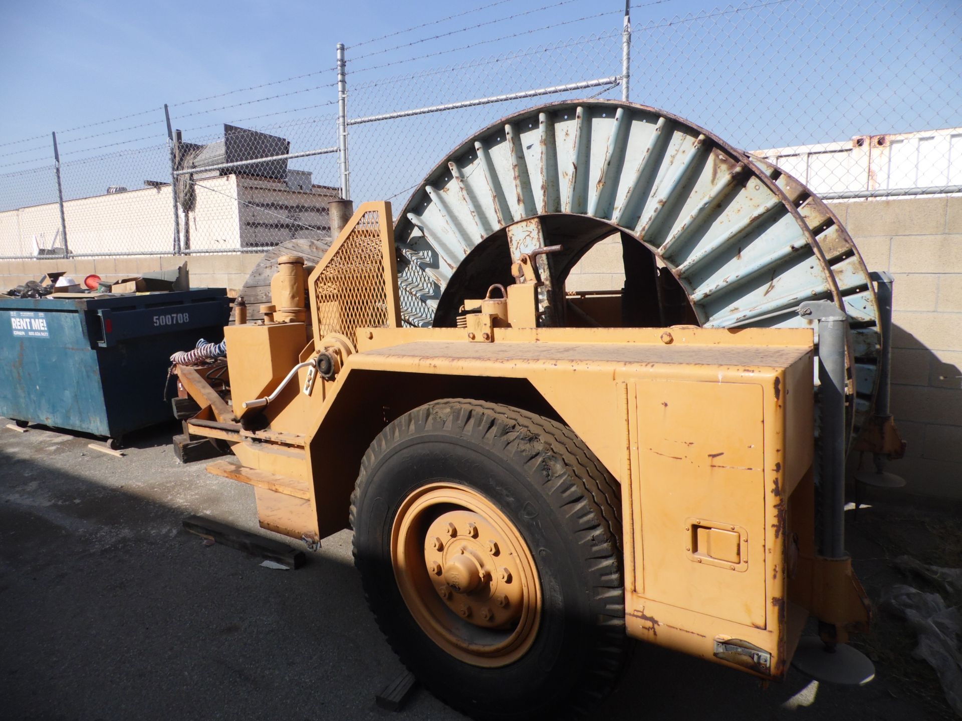 WIRE PULLER HOG ON TRAILER - Image 2 of 2