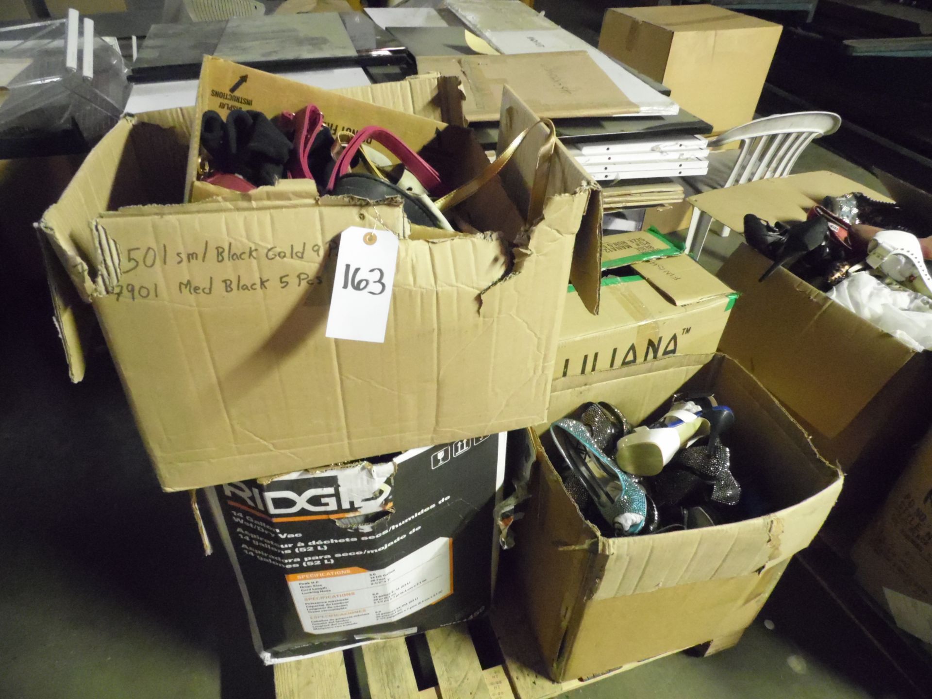 PALLET OF ASSORTED SHOES