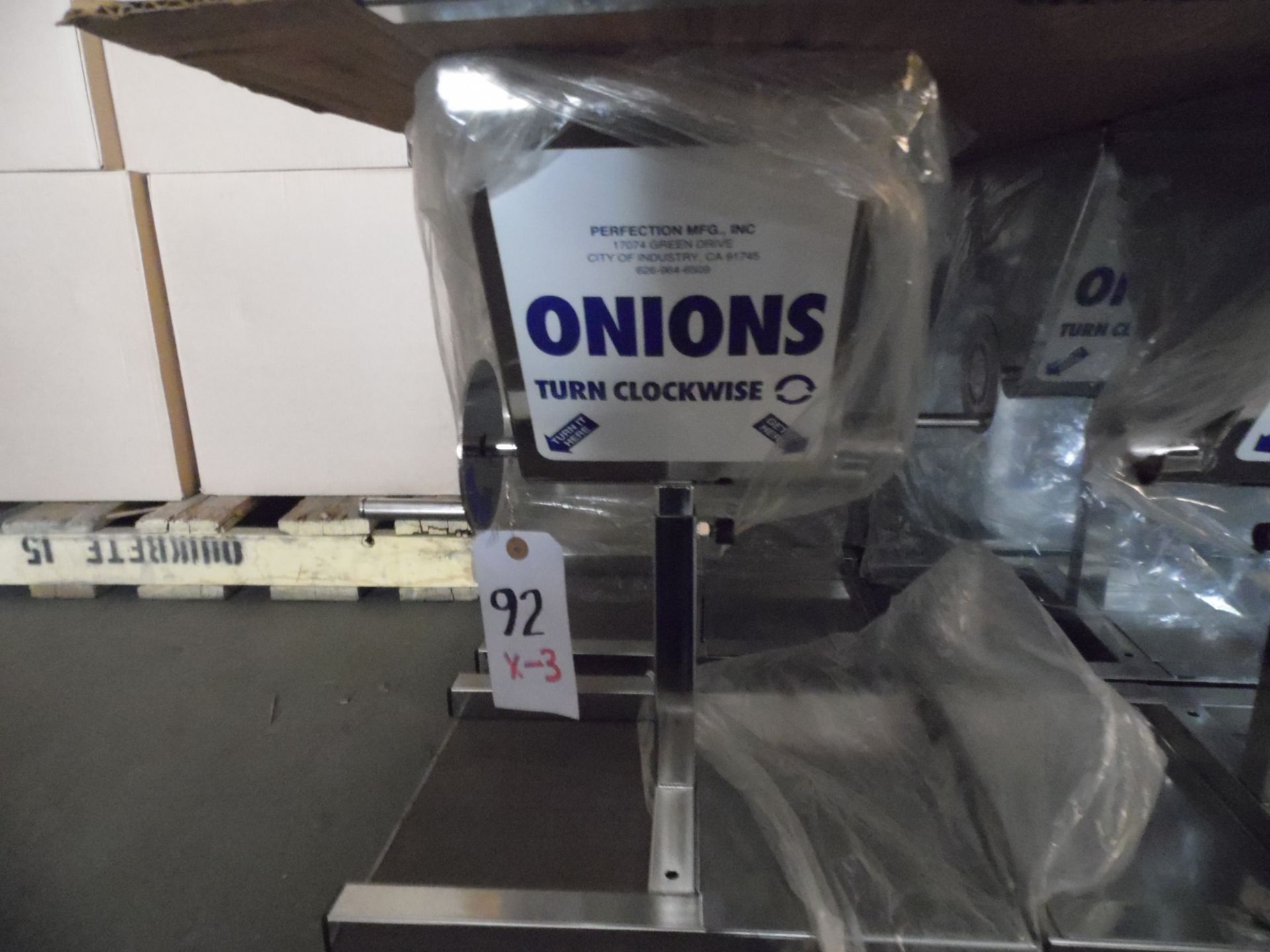 STAINLESS ONION 1-GALLON DISPENSERS