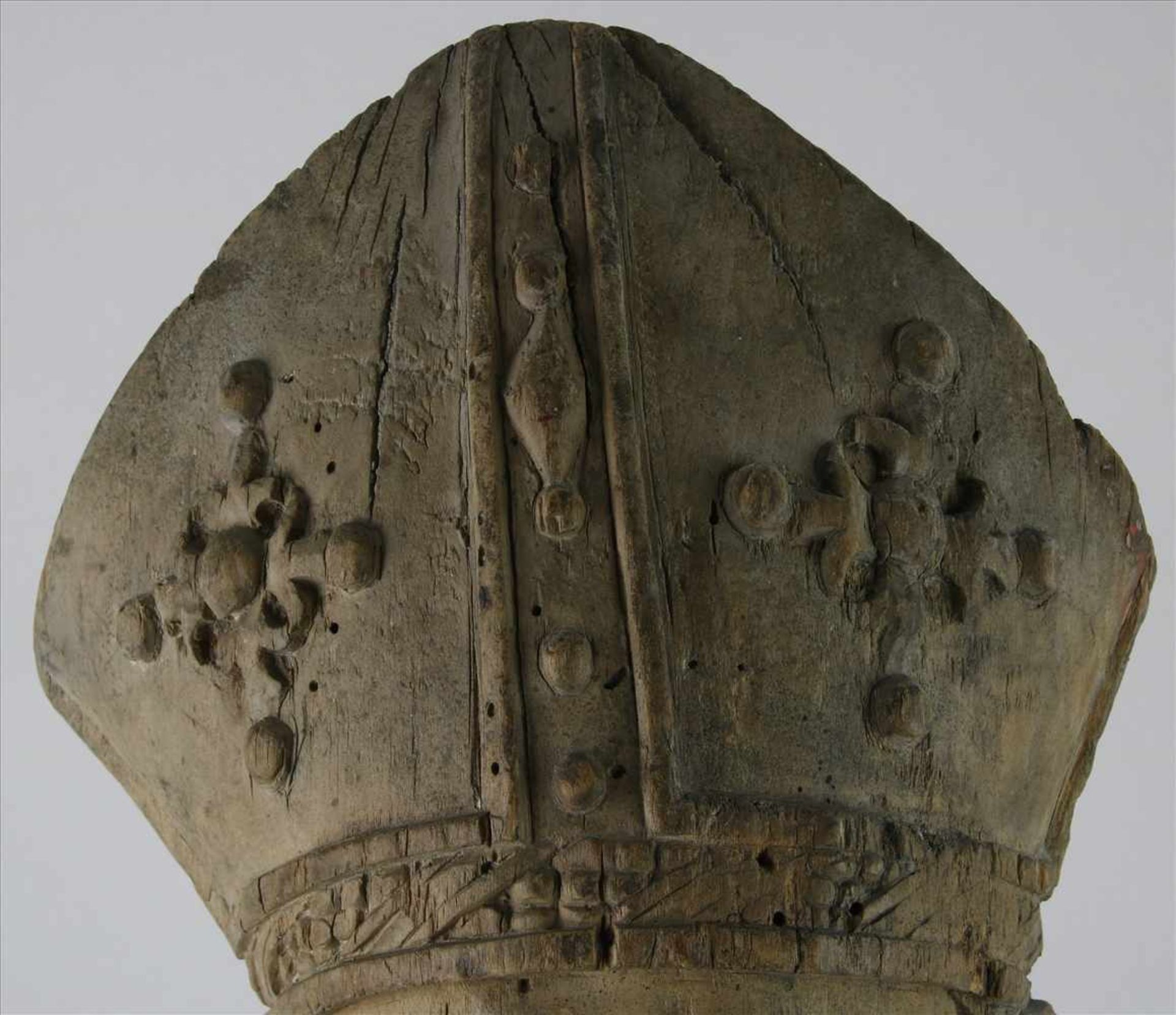 Seyfer, Hans attr.1460-1509 Heilbronn. Bischofskopf auf Sockel. Holz, geschnitzt. Größe ca. 15 x - Bild 13 aus 16