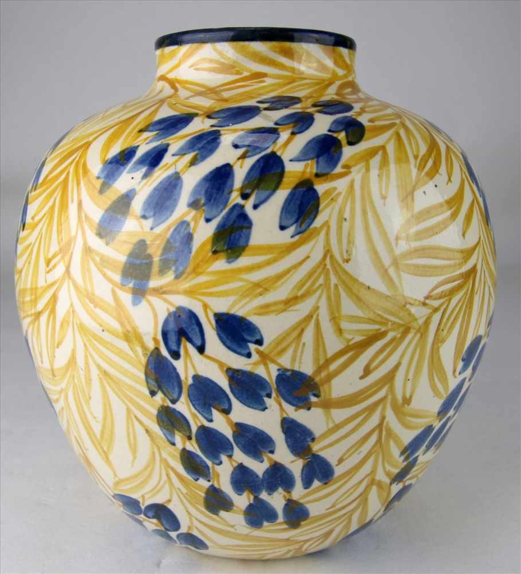 Laeuger, Max1864 Lörrach - 1952 ebd. Vase Blütenzweige. 1925. Karlsruher Majolika ab 1921.Unter - Bild 2 aus 8