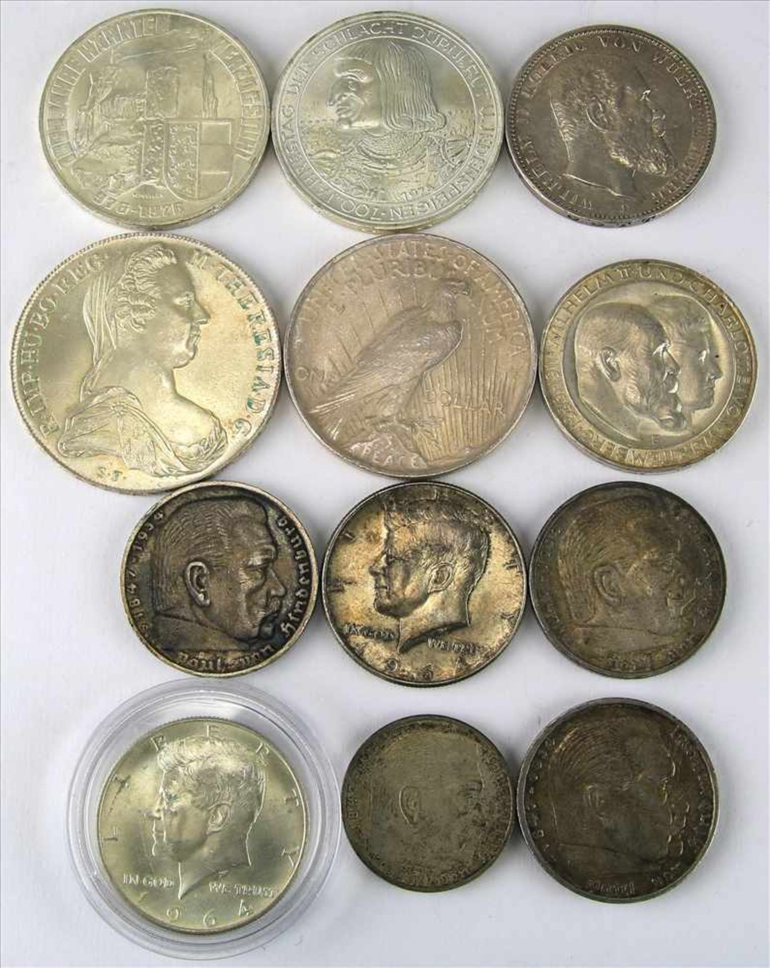 Konvolut MünzenTeils Silber. 2 x 100 Schilling, 1 x Maria Theresia Taler, 2 x 3 Mark Deutsches Reich
