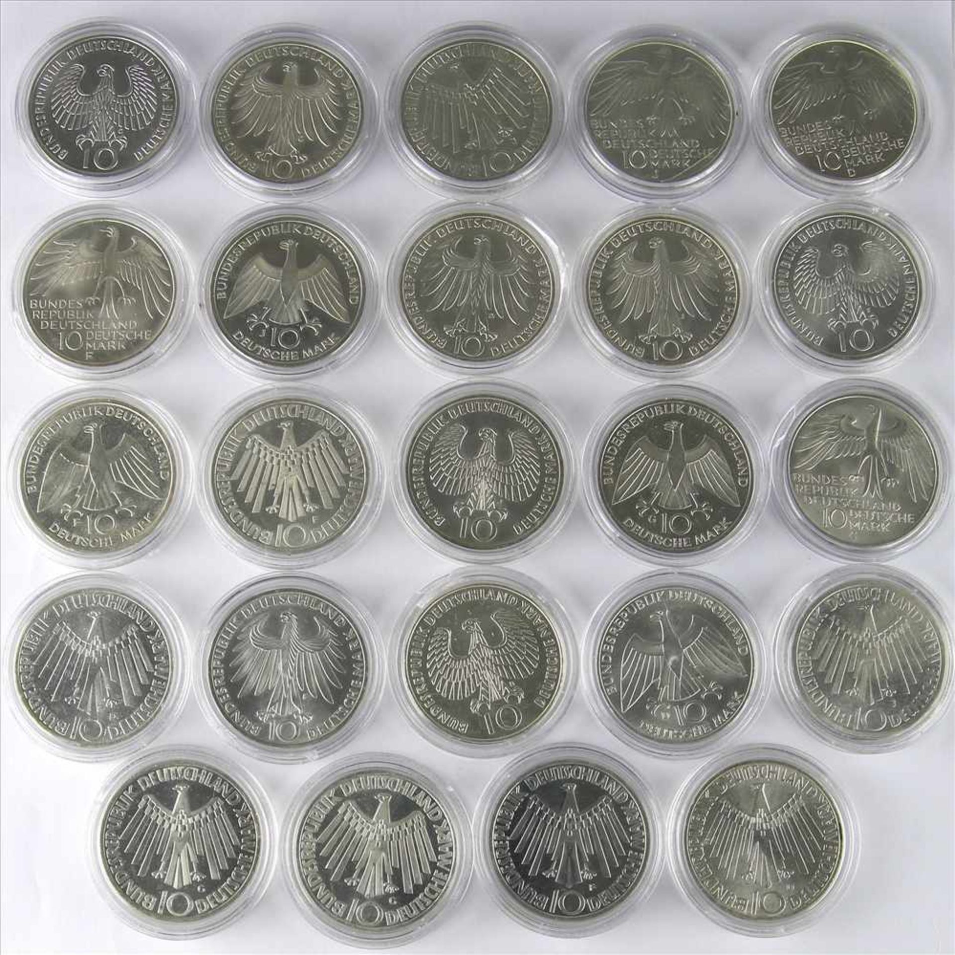 24 OlympiamünzenMünchen 1972. 10 DM. 6 Sätze á 4 Münzen (1 x doppelt) Präge D, F, G und J. Jeweils - Bild 2 aus 2