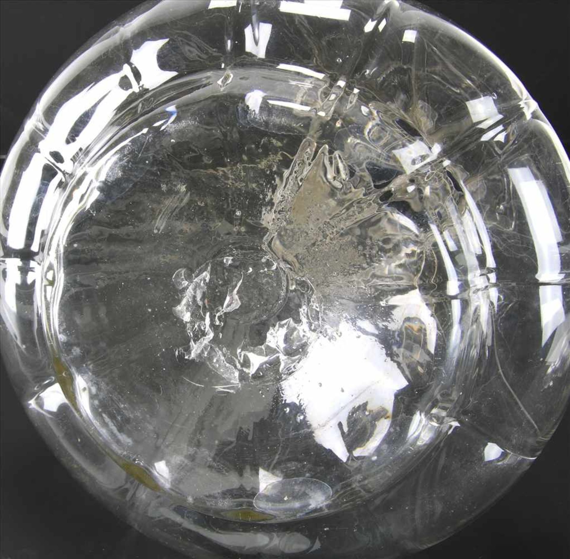 Große KaraffeDeutsch 18. J. Helles Glas. Pyramidenförmiger Korpus mit vertikal profilierter - Bild 5 aus 6