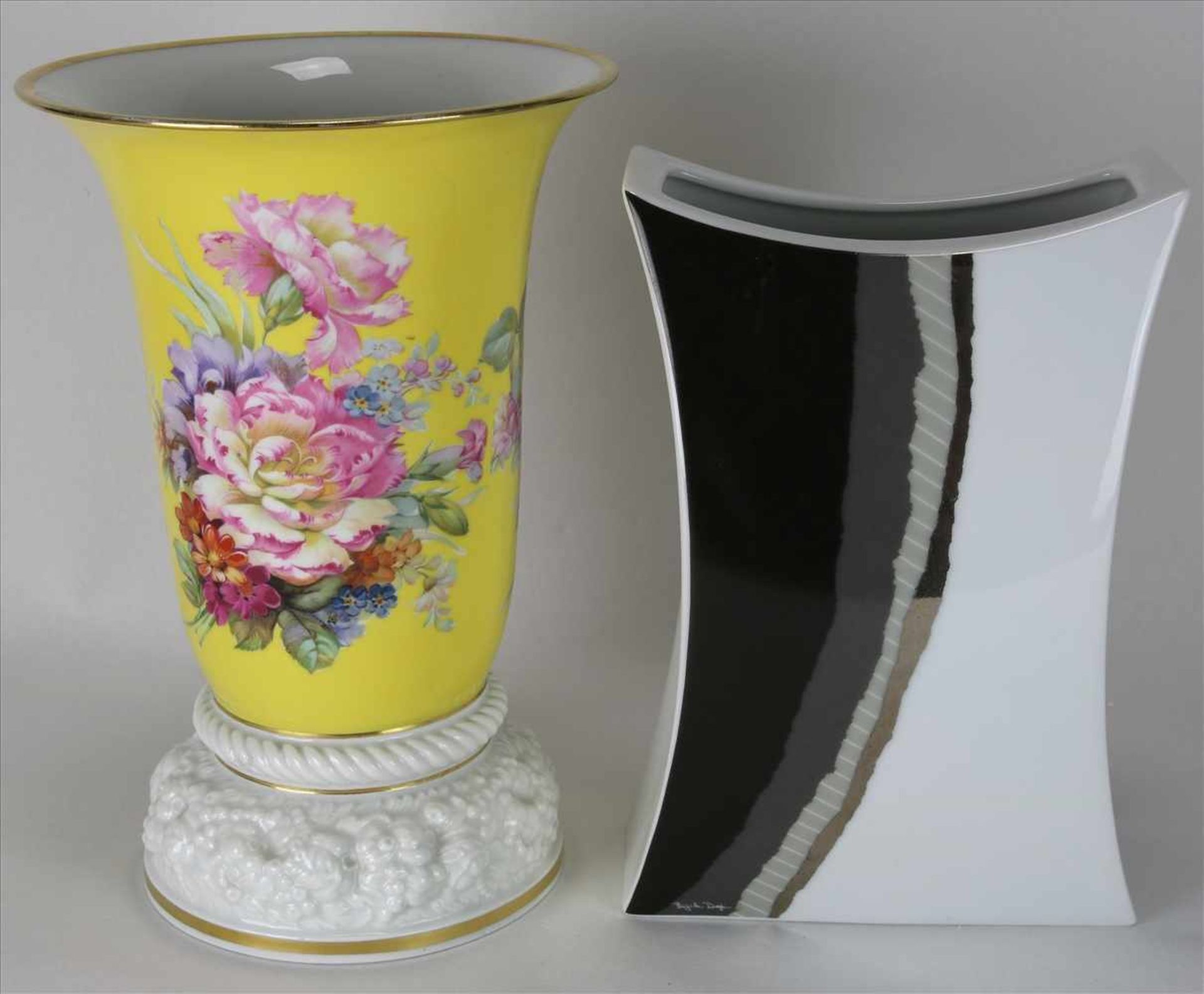 Zwei VasenRosenthal 20. Jh. Porzellanvase in Kraterform mit Blumenmalerei, Entwurf Philipp - Bild 3 aus 8