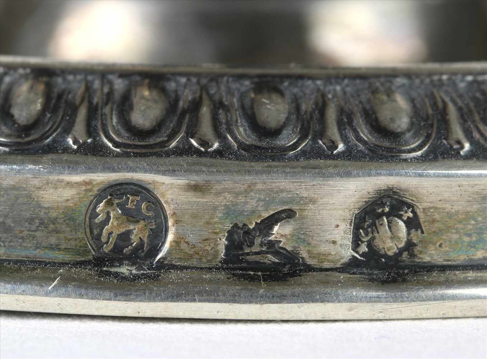 KerzenleuchterFrankreich für den italienischen Markt um 1800. Silber. Runde Traufschale mit - Bild 6 aus 6