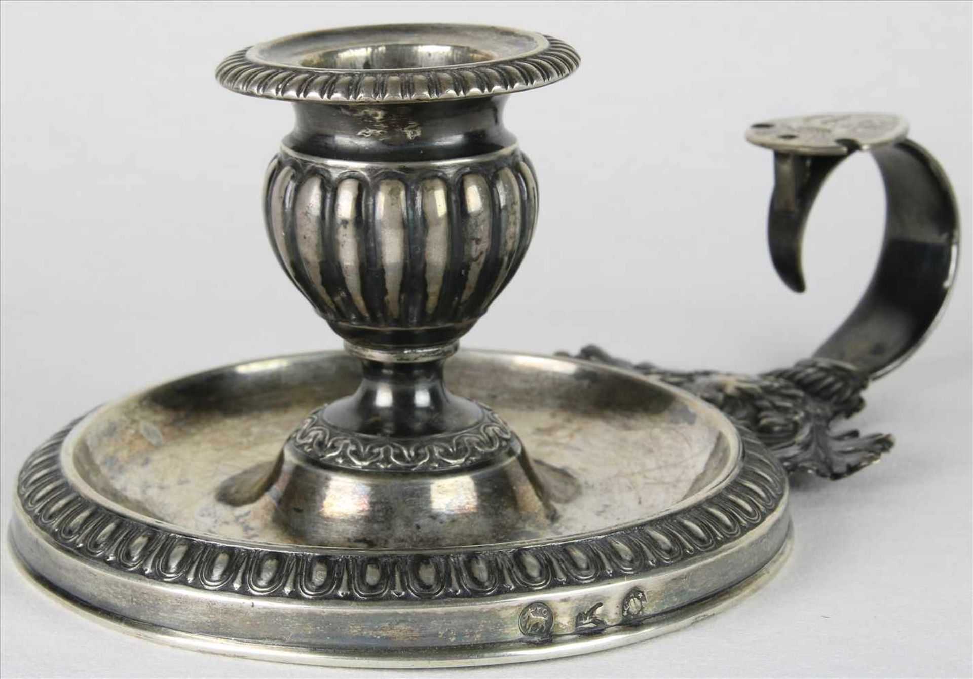 KerzenleuchterFrankreich für den italienischen Markt um 1800. Silber. Runde Traufschale mit - Bild 2 aus 6