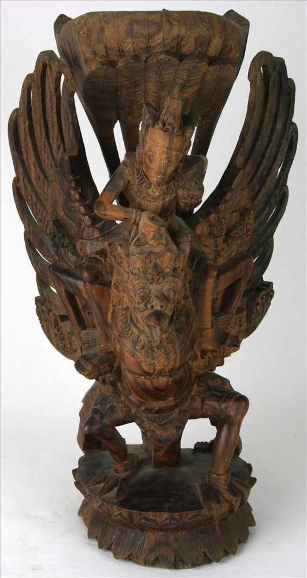 GarudaWohl Bali 20. Jh. Holz geschnitzt. Größe ca. 16 x 17 cm, Höhe ca. 30 cm. Teils etwas - Image 2 of 6