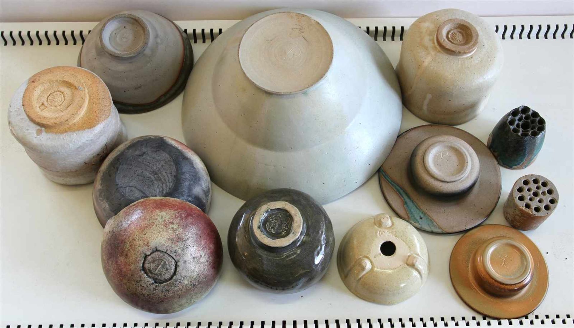 Konvolut Keramik20. Jh. Insgesamt 20 Teile Künstlerkeramik ( art pottery ) in diversen Formen und - Bild 3 aus 3