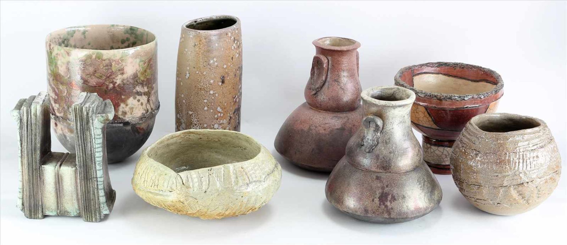 Konvolut Keramik20. Jh. Insgesamt 8 Teile Künstlerkeramik ( art pottery ) in diversen Formen und - Bild 2 aus 5