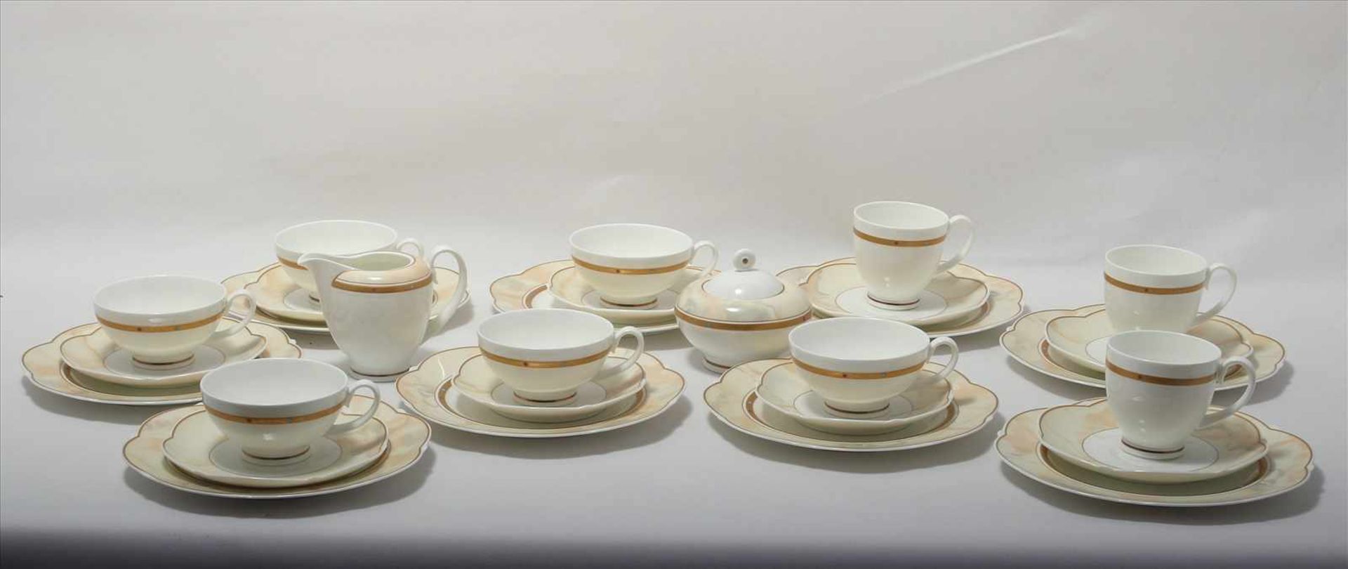 Restservice Paloma PicassoVilleroy & Boch 20. Jh. Neun Kuchenteller, sechs Teetassen mit Unteren und