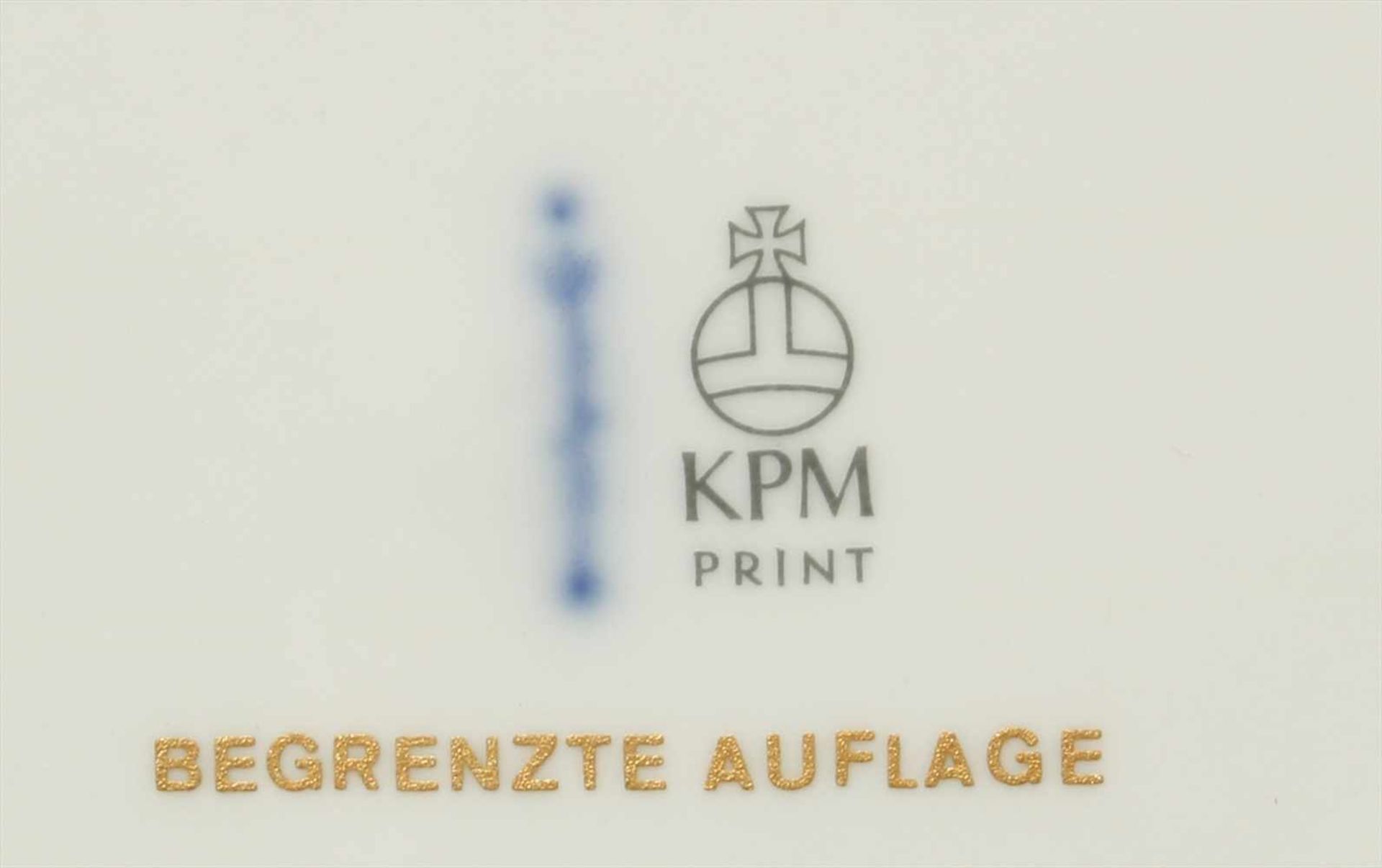 Sechs WeihnachtstellerKPM Berlin 20. Jh. Porzellan mit Druckdekor und Goldrand. Verschiedene - Bild 3 aus 3
