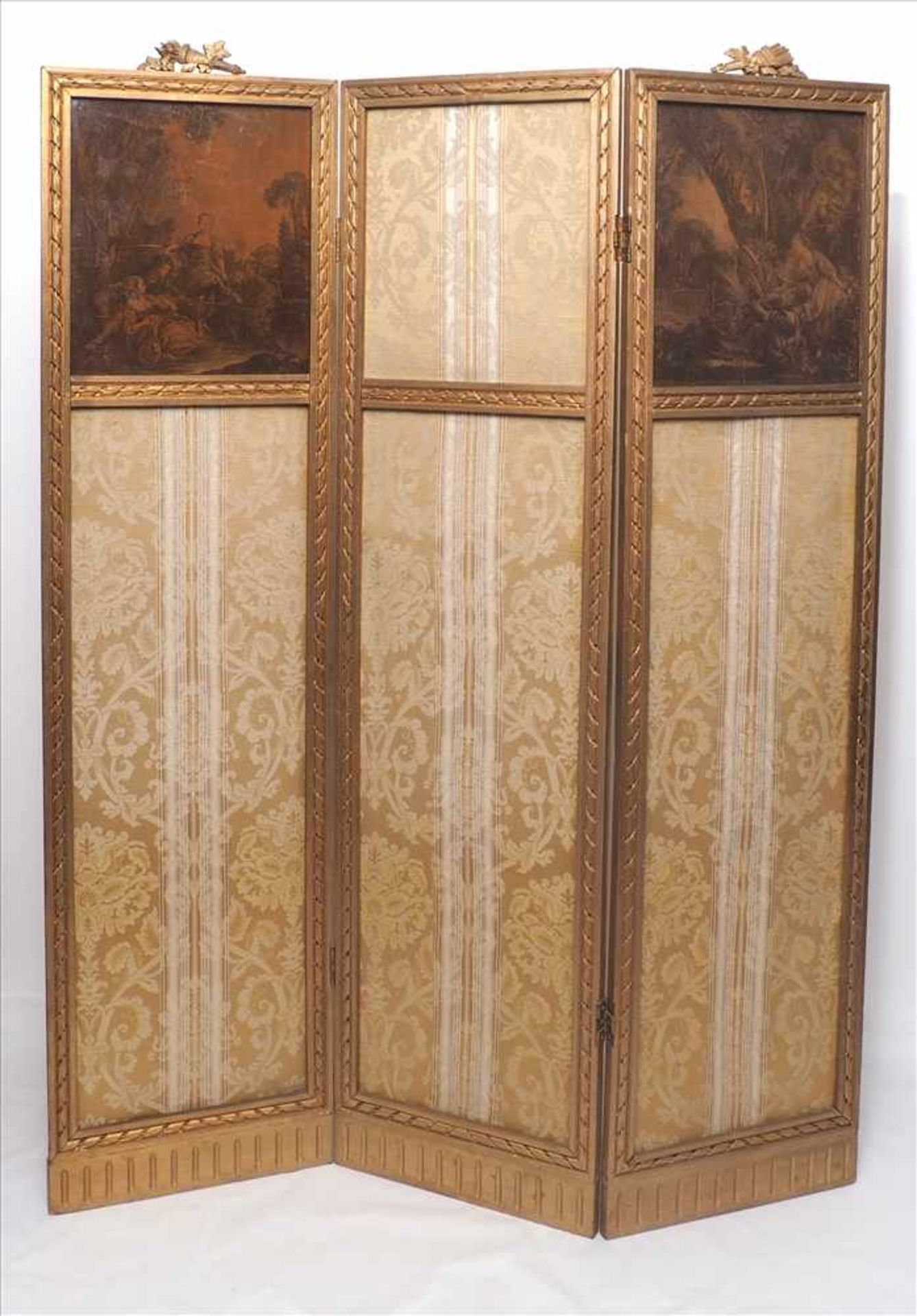 ParaventFrankreich, Louis-Seize um 1900. Dreiteilig. Holz, bronziert und edler Bezugstoff. Oben zwei
