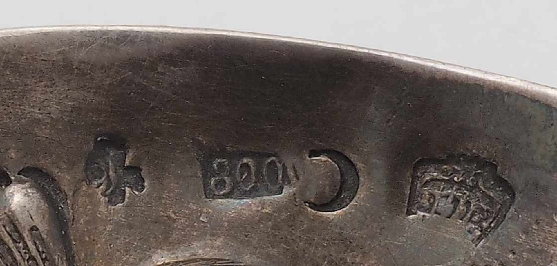BranntweinschaleDeutsch 19.Jh. Silber 800. Ovale Schale mit zwei geschwungenen Handhaben und - Bild 4 aus 4