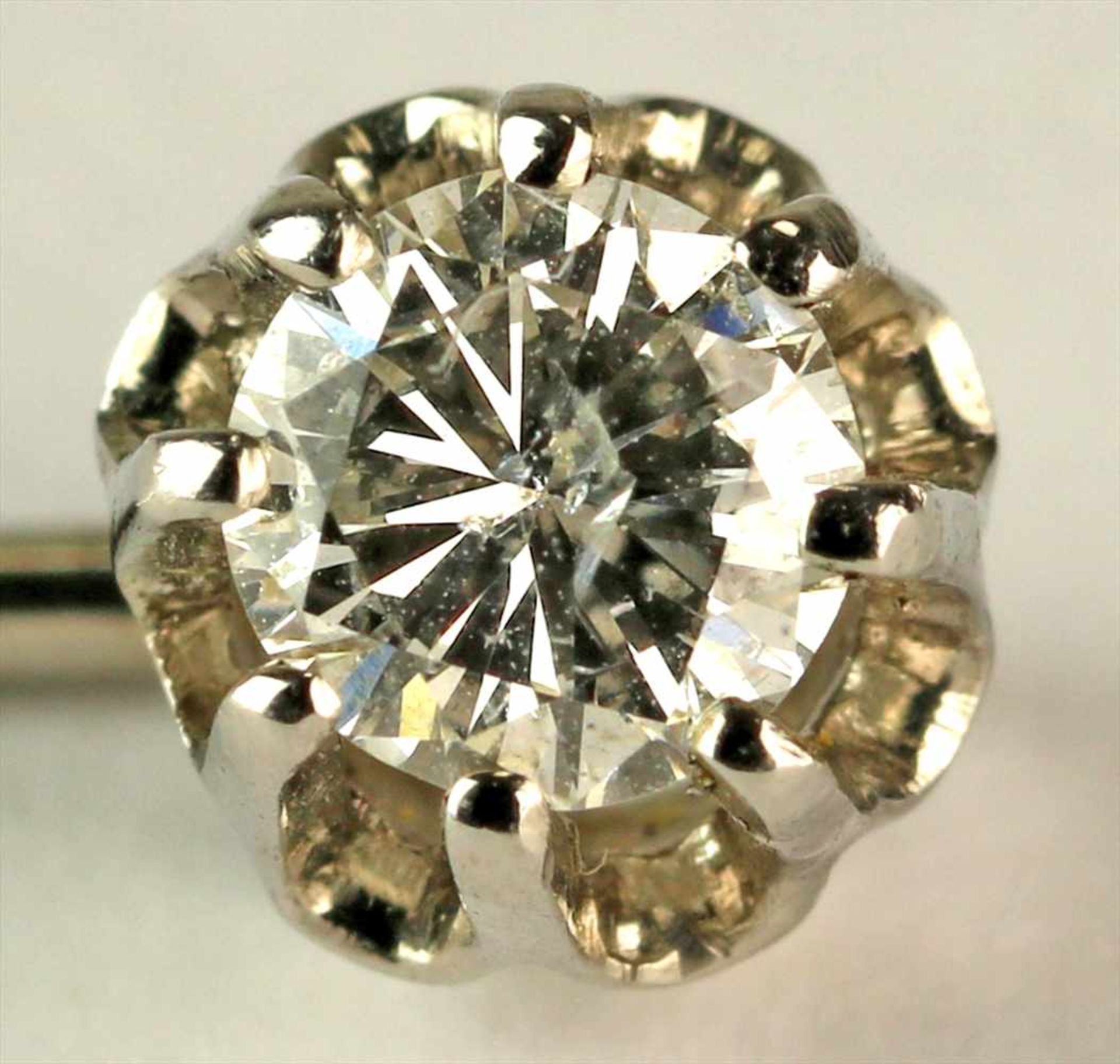 BrillantnadelDeutsch 20. Jh. WG 585. Glatte Nadel mit Solitärbrillant von ca. 0,25 Carat, feines - Image 2 of 3