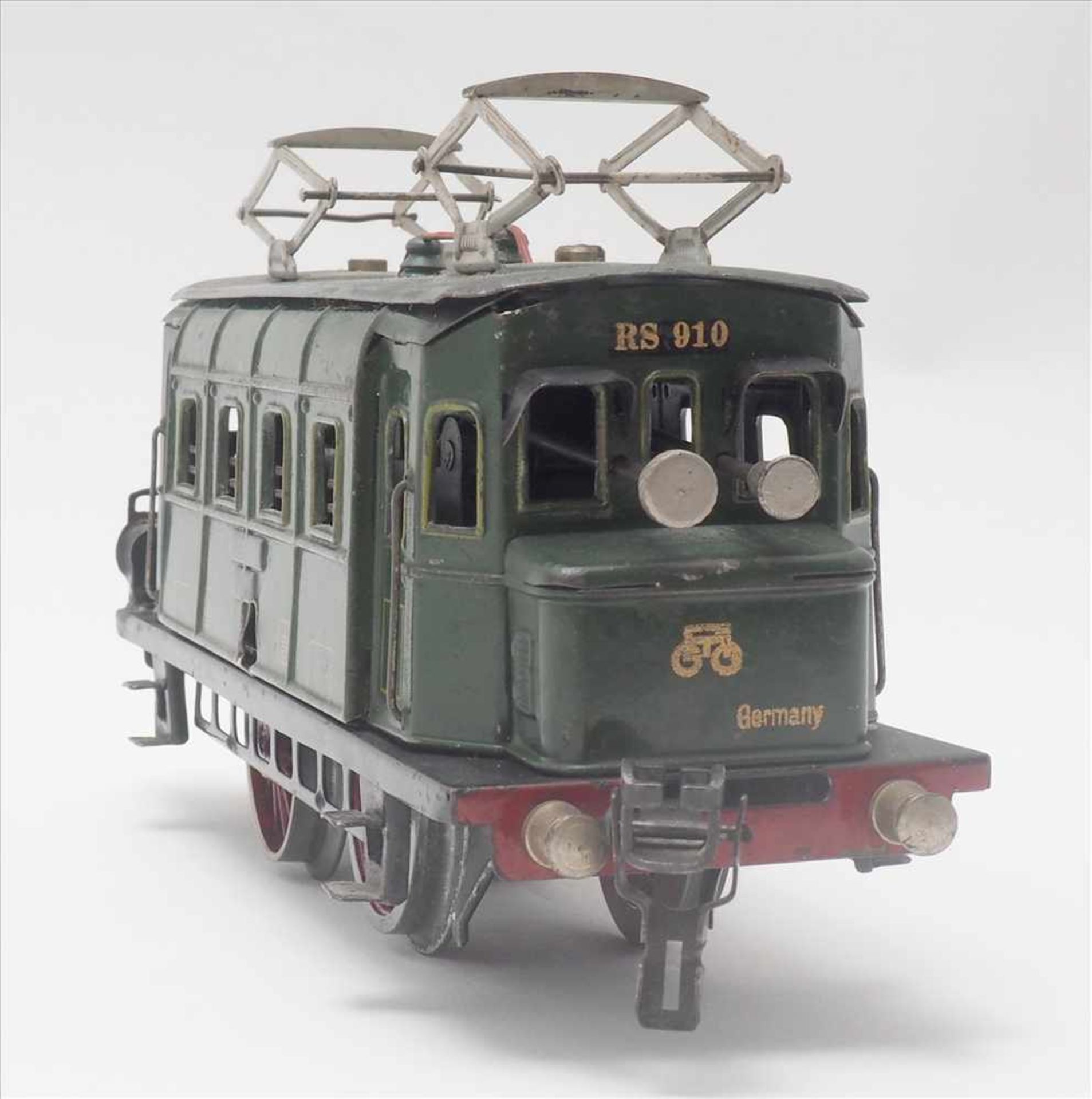 Märklin E-LokRS 910, ca. 1935. Spur 0. Uhrwerkantrieb. Zweiachsige E-Lok in grün. Guter Zustand, - Bild 2 aus 5